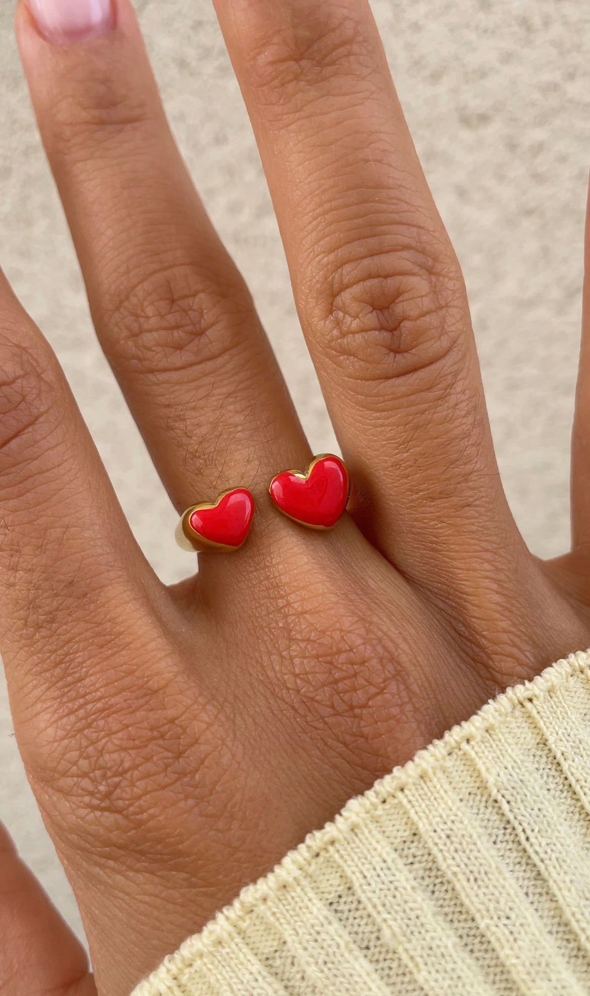 Red hearts ring