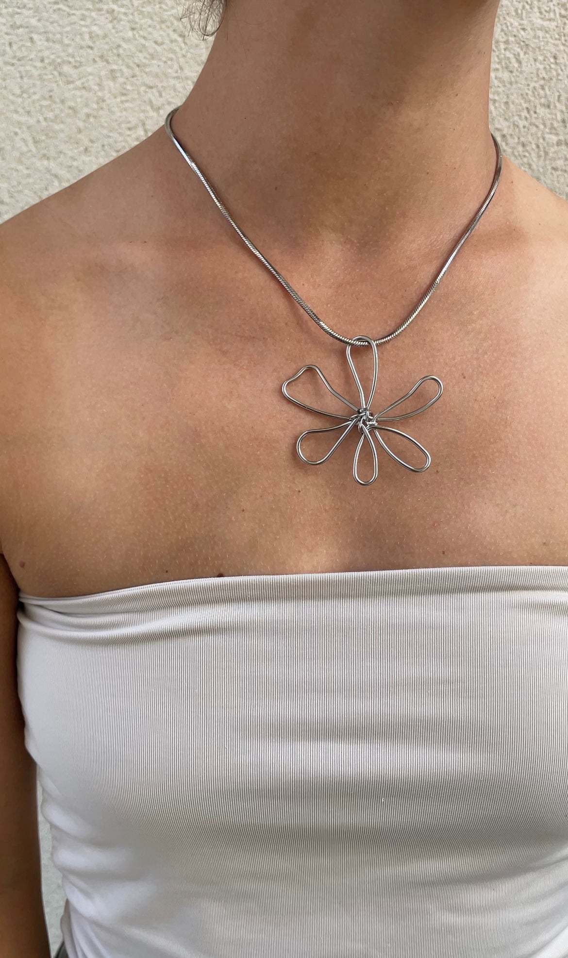 Huge flower necklace