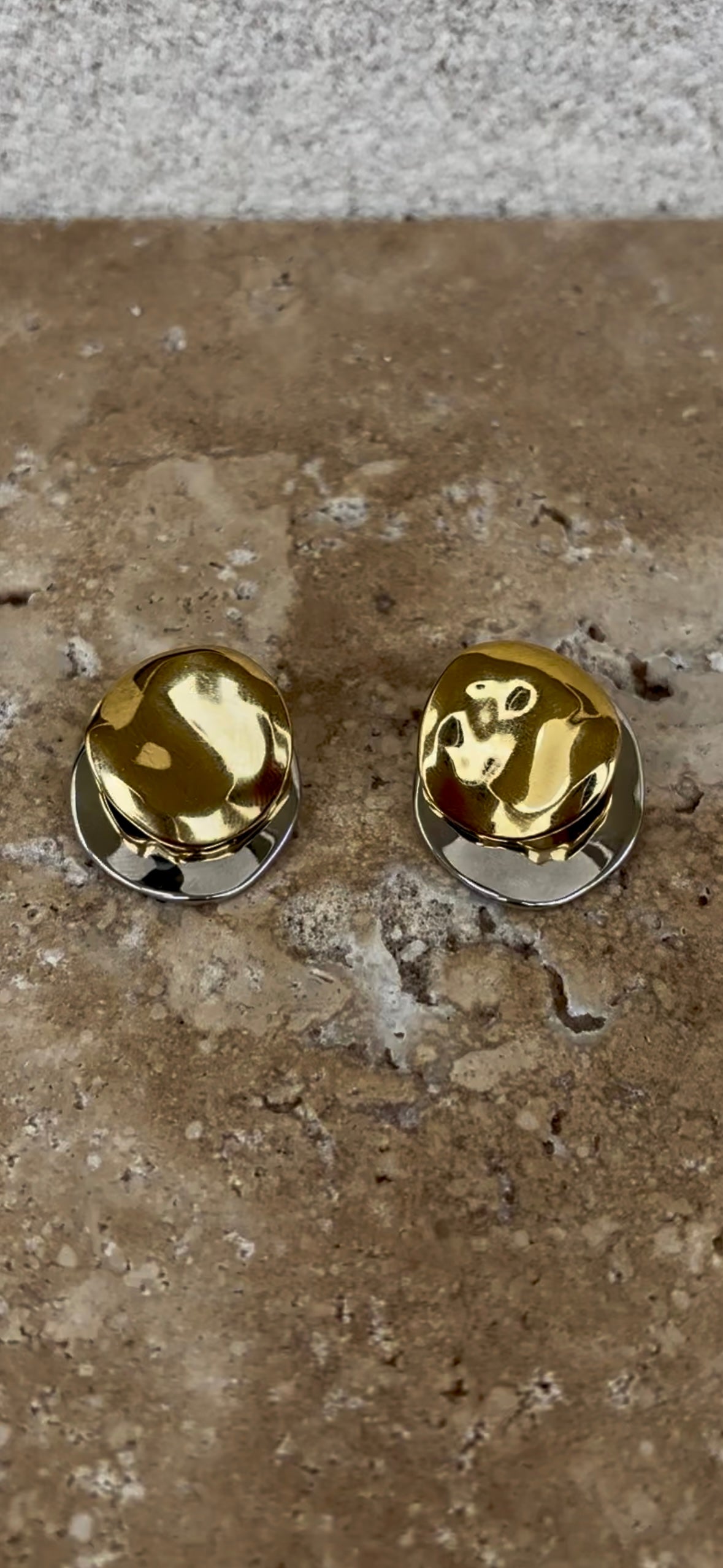 Two pieces earrings