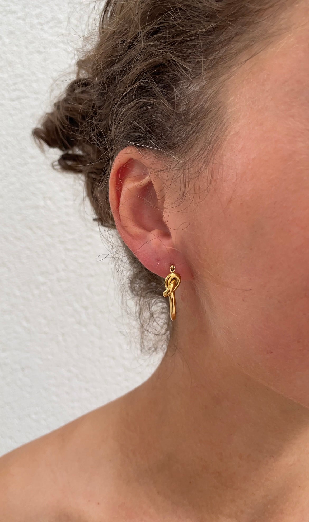 Thin knot earrings