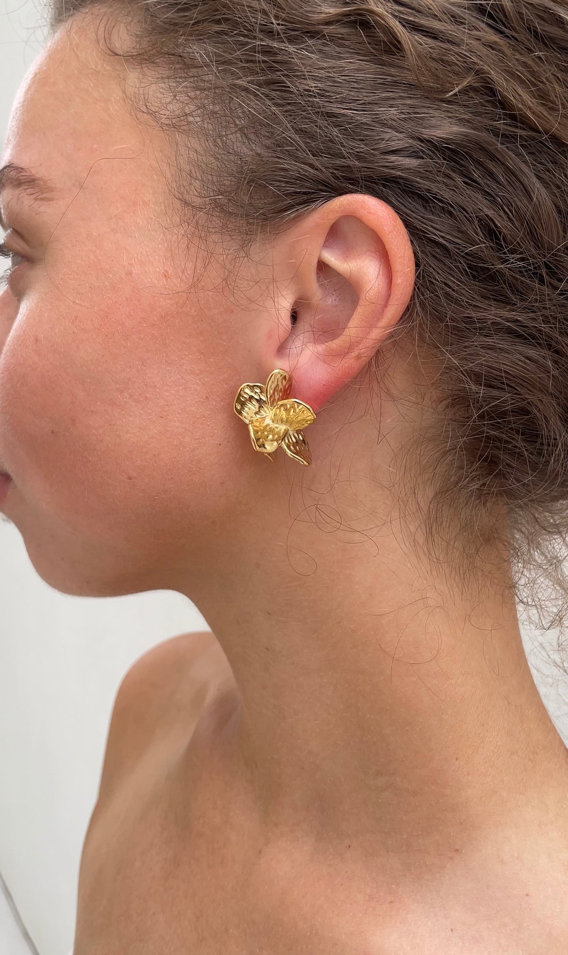 Graphic flower earrings
