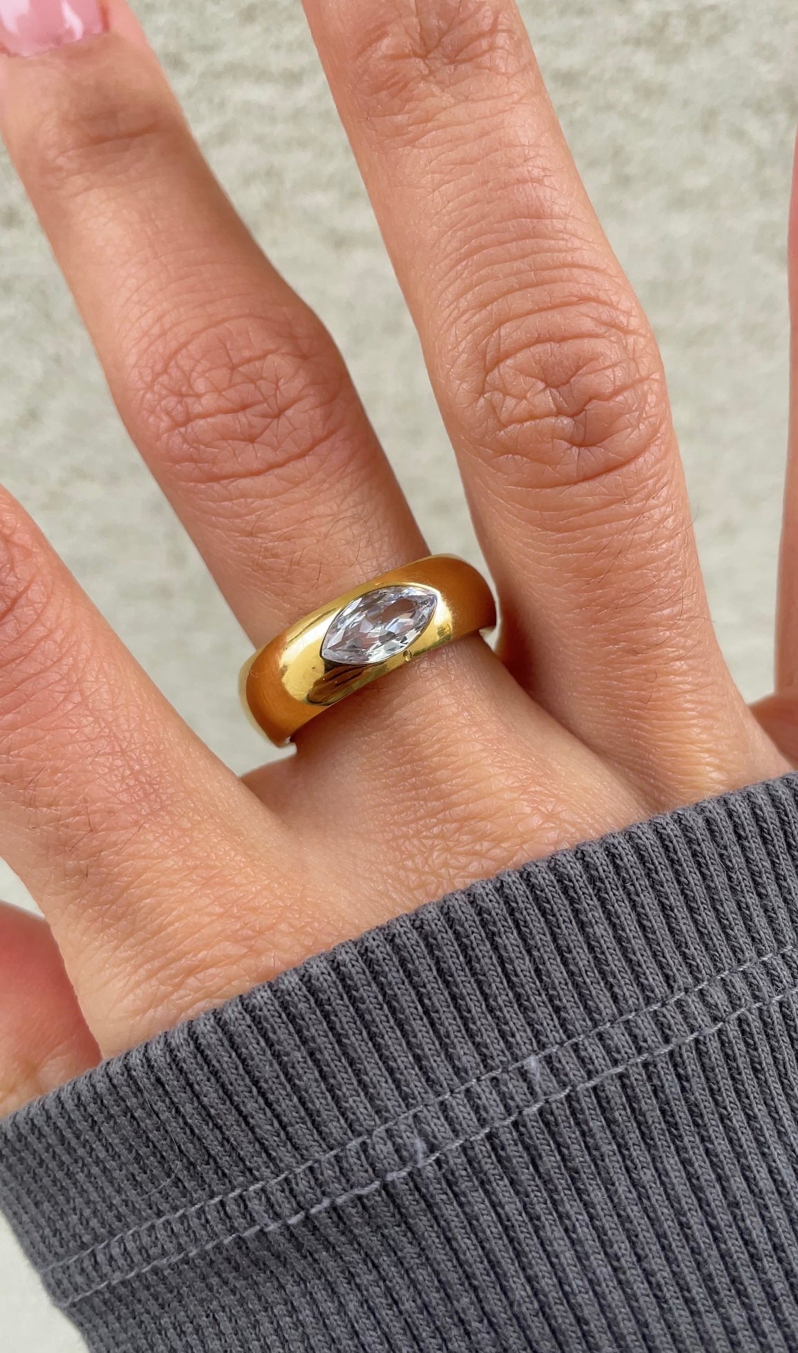 Hailey ring