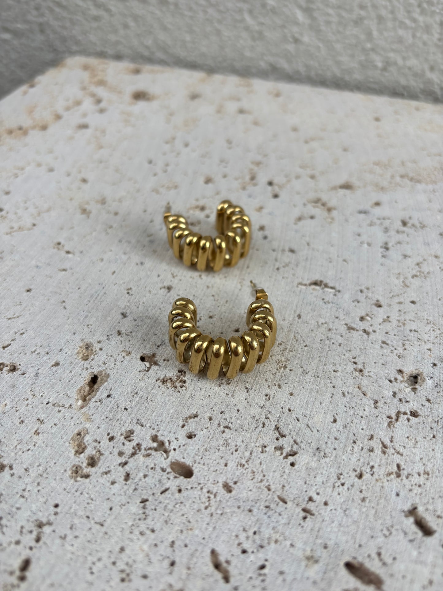 Mini wrinkled earrings