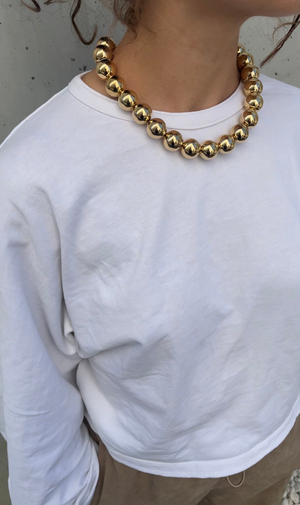 Huge Metal pearl necklace