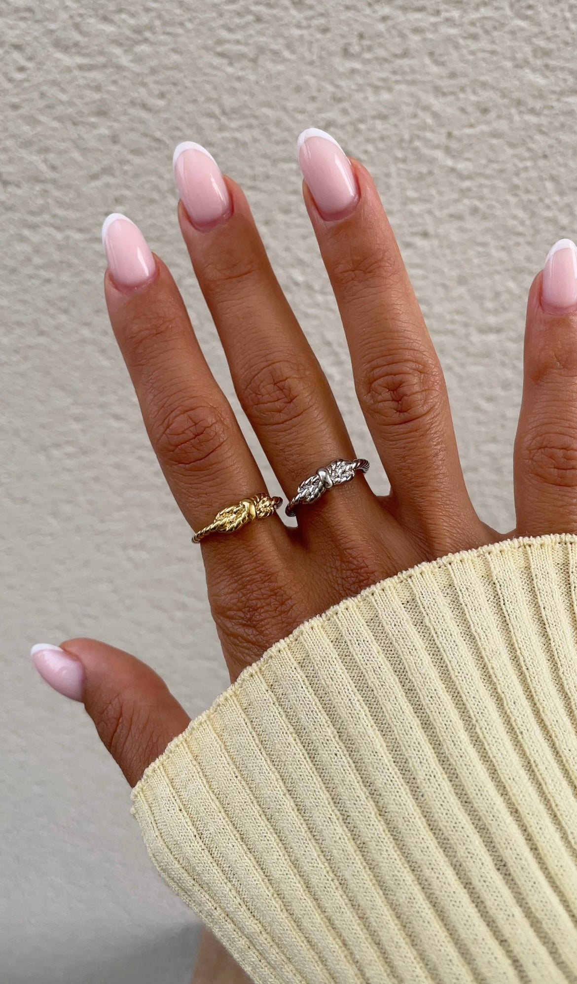 Striped knot ring