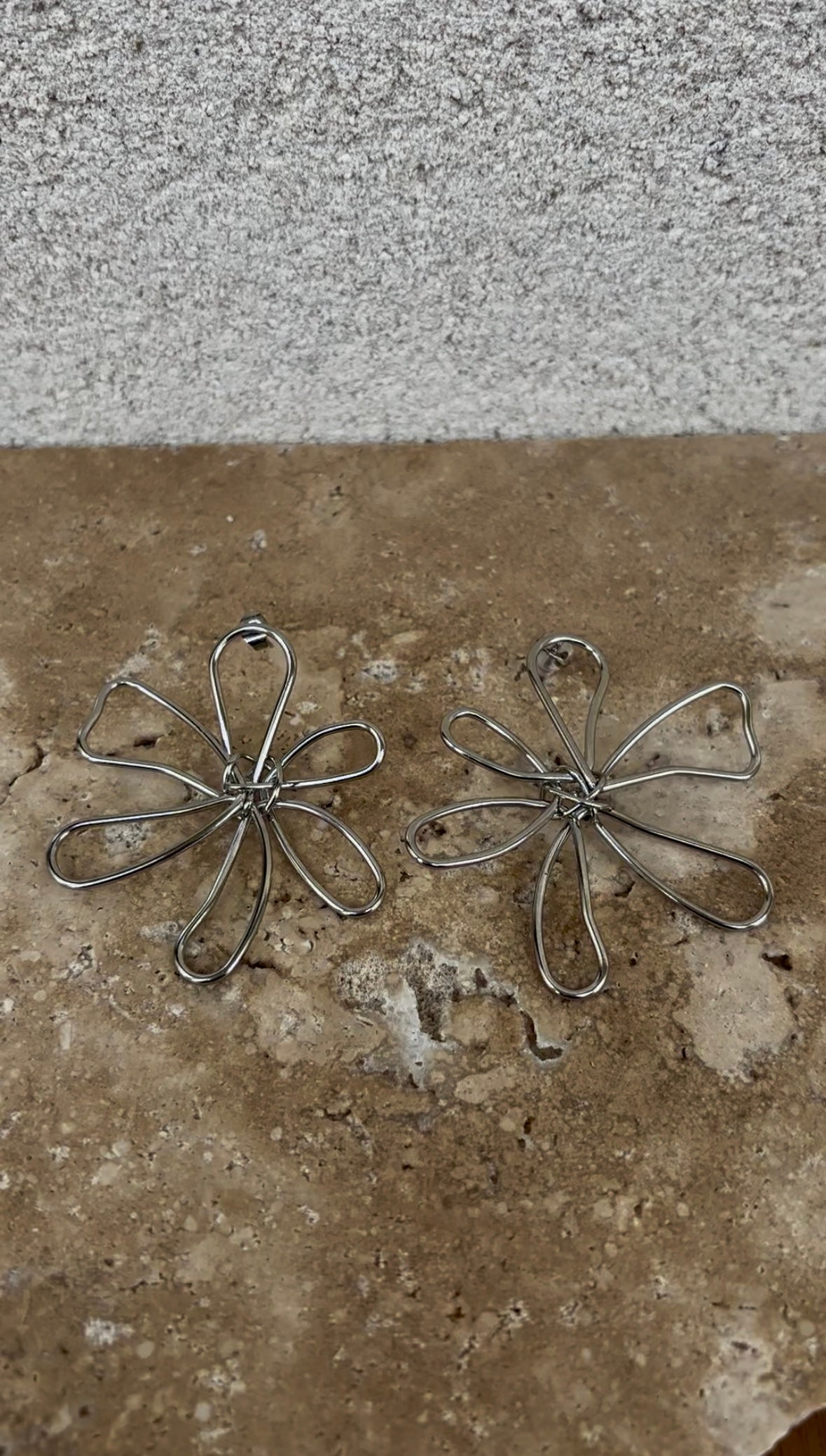 Huge Outline earrings
