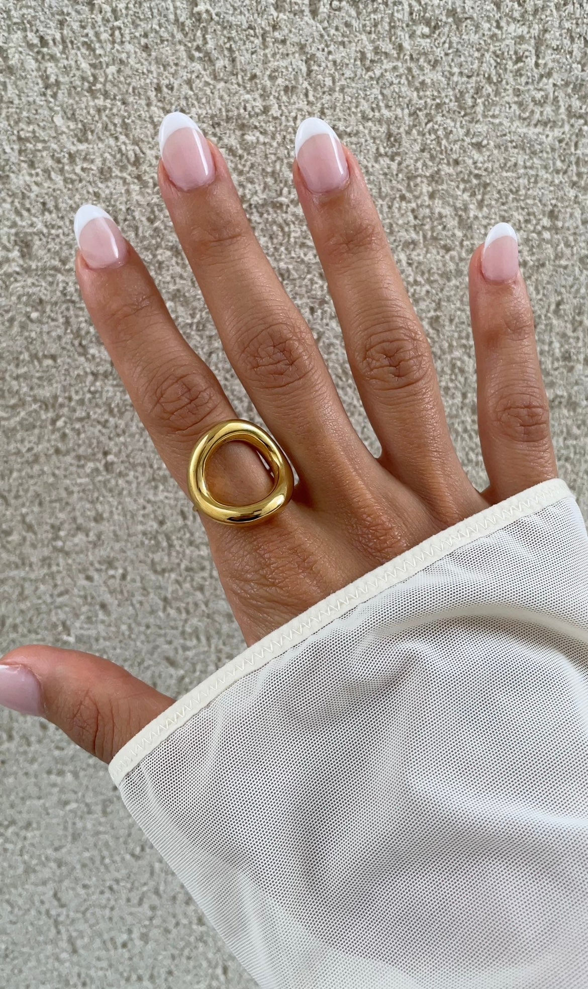 Round ring