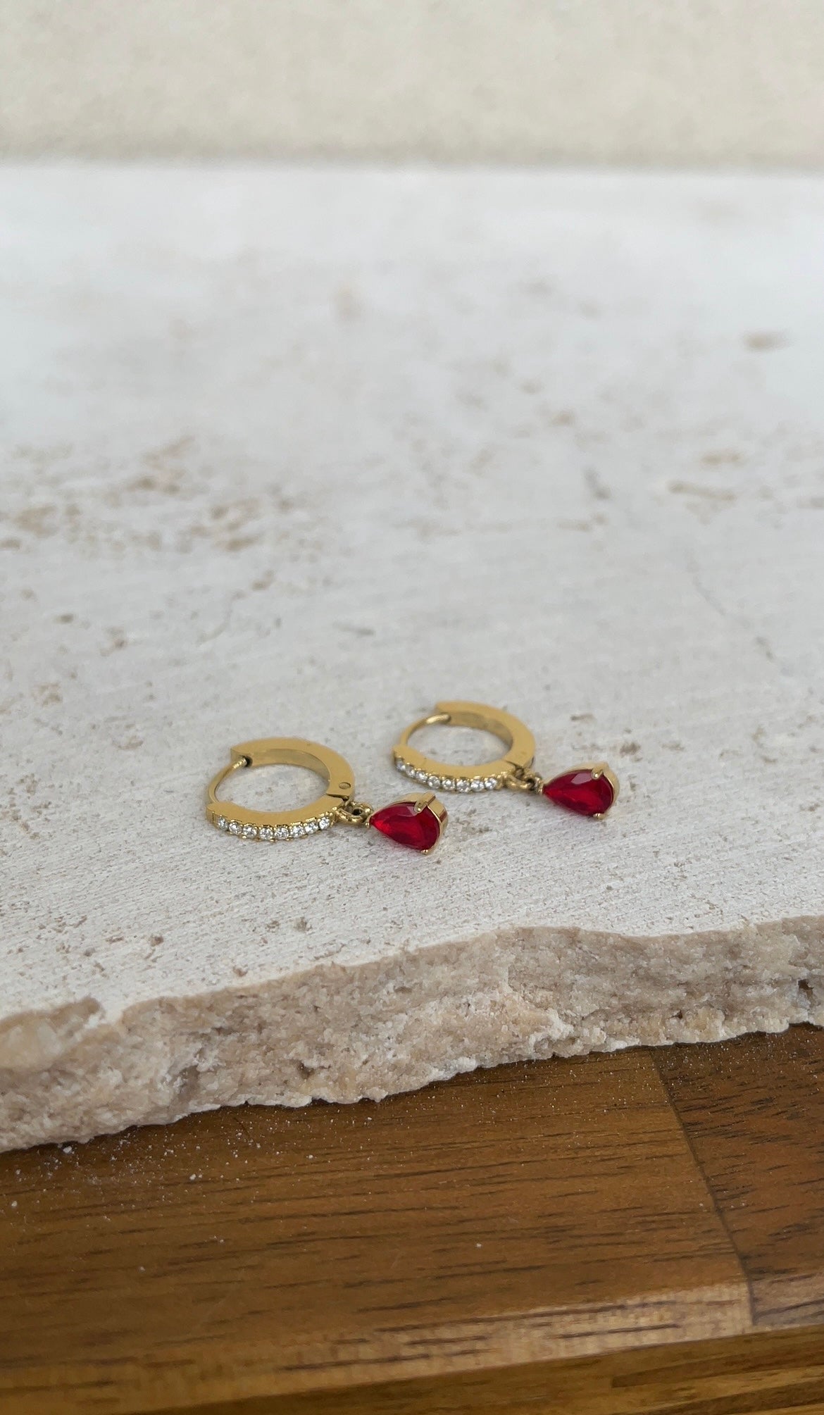 Mono drop earrings