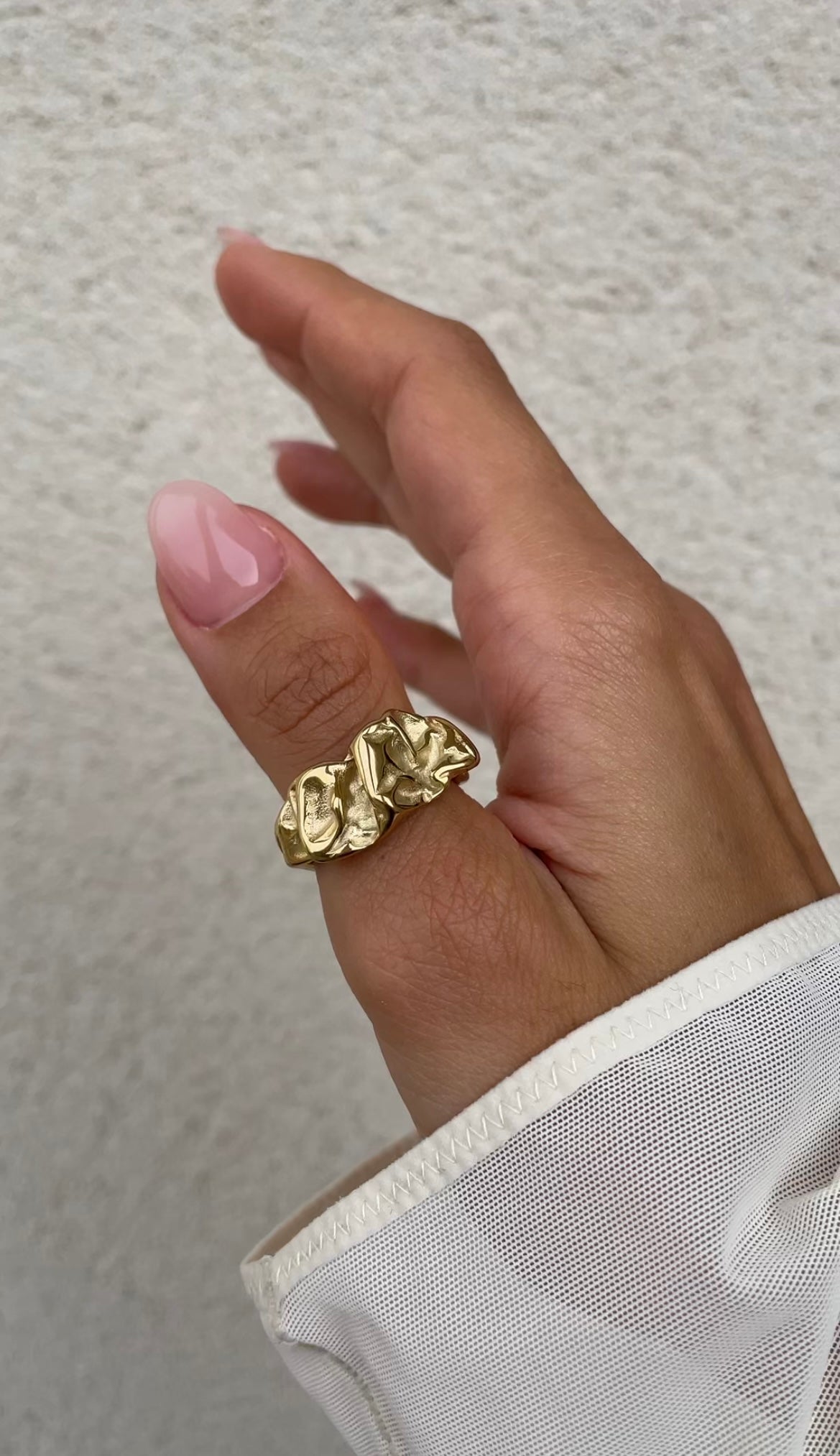 Textured ring