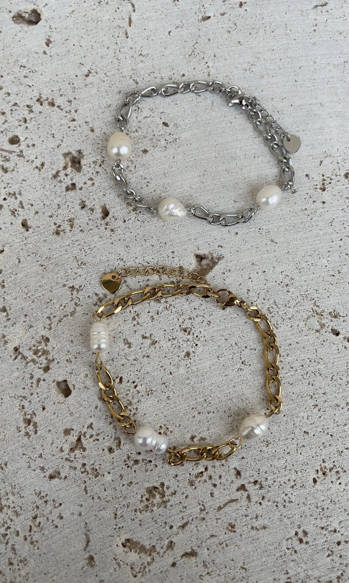 Dangling pearl bracelet