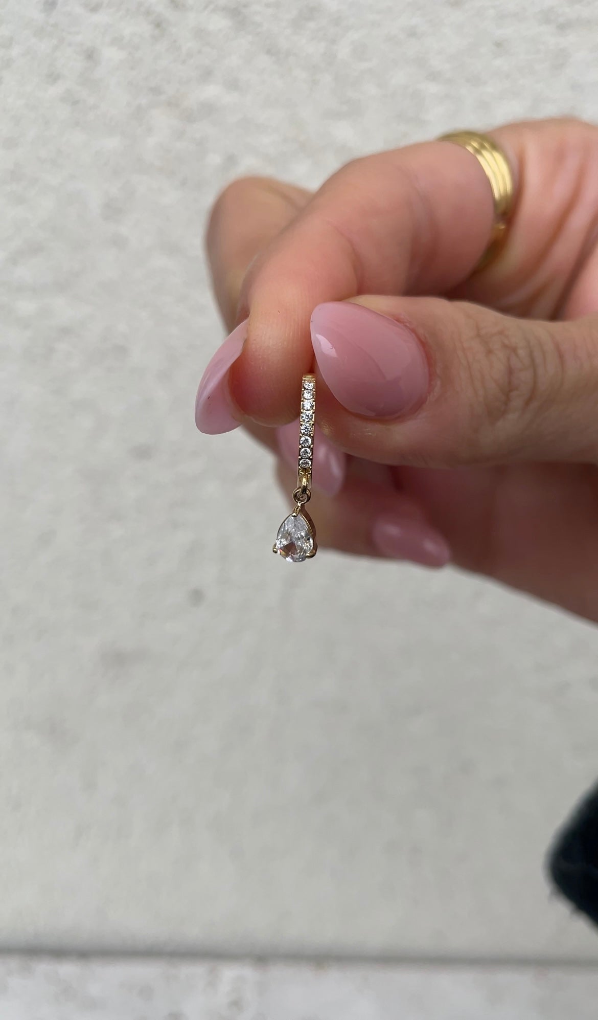 Mono drop earrings