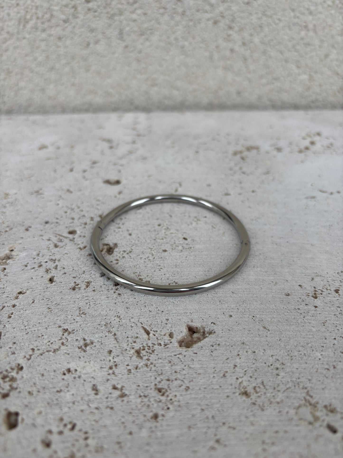 Classic bangle