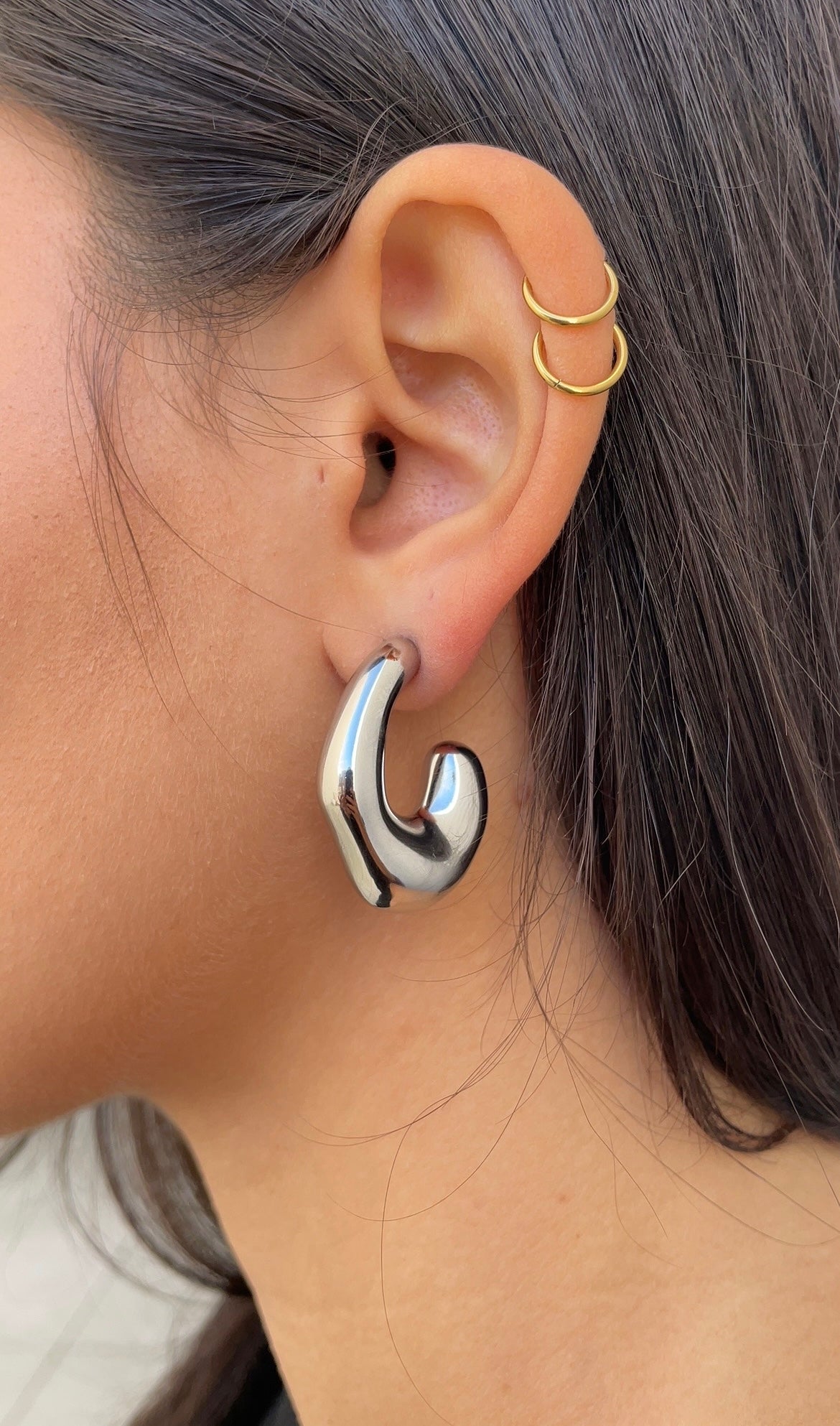 « C » earrings