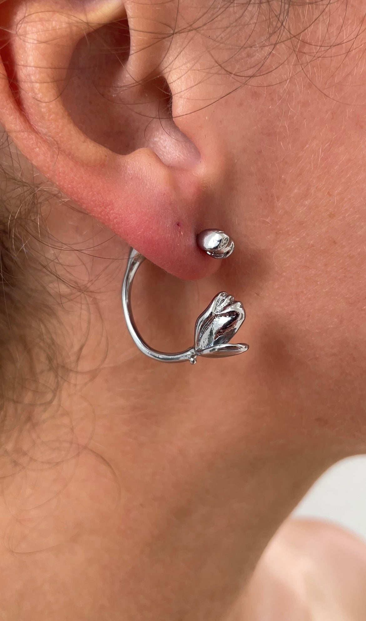 Enroll flower earrings