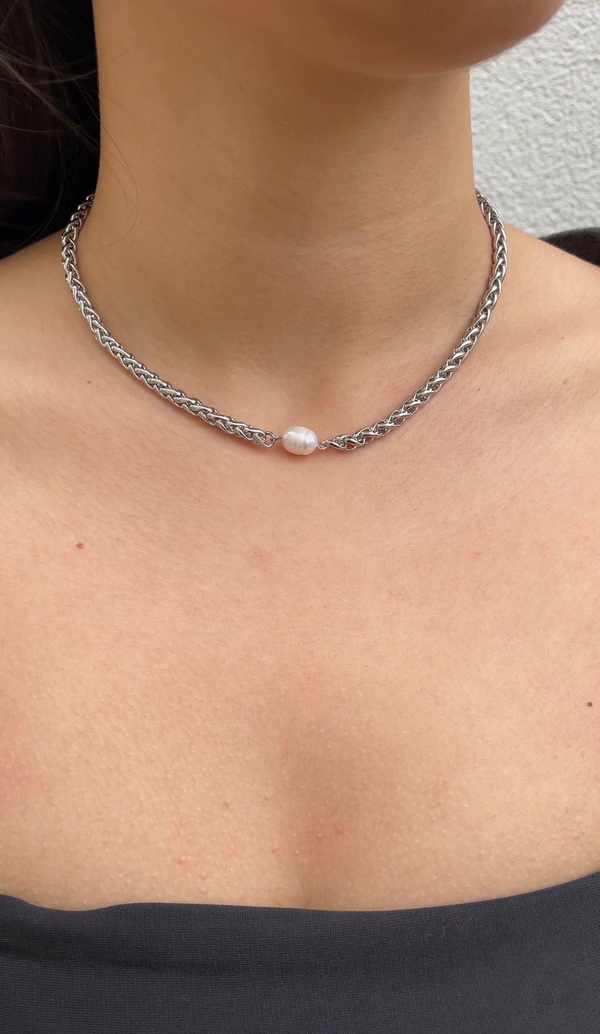 Middle Pearl necklace
