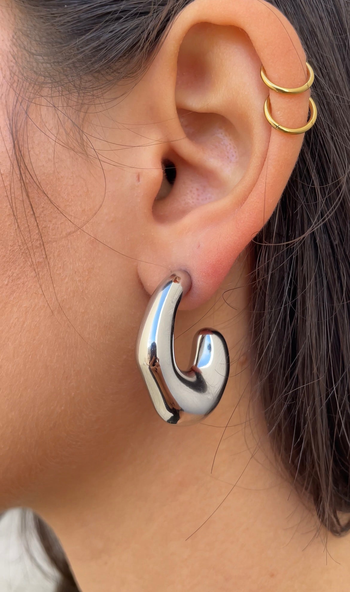 « C » earrings
