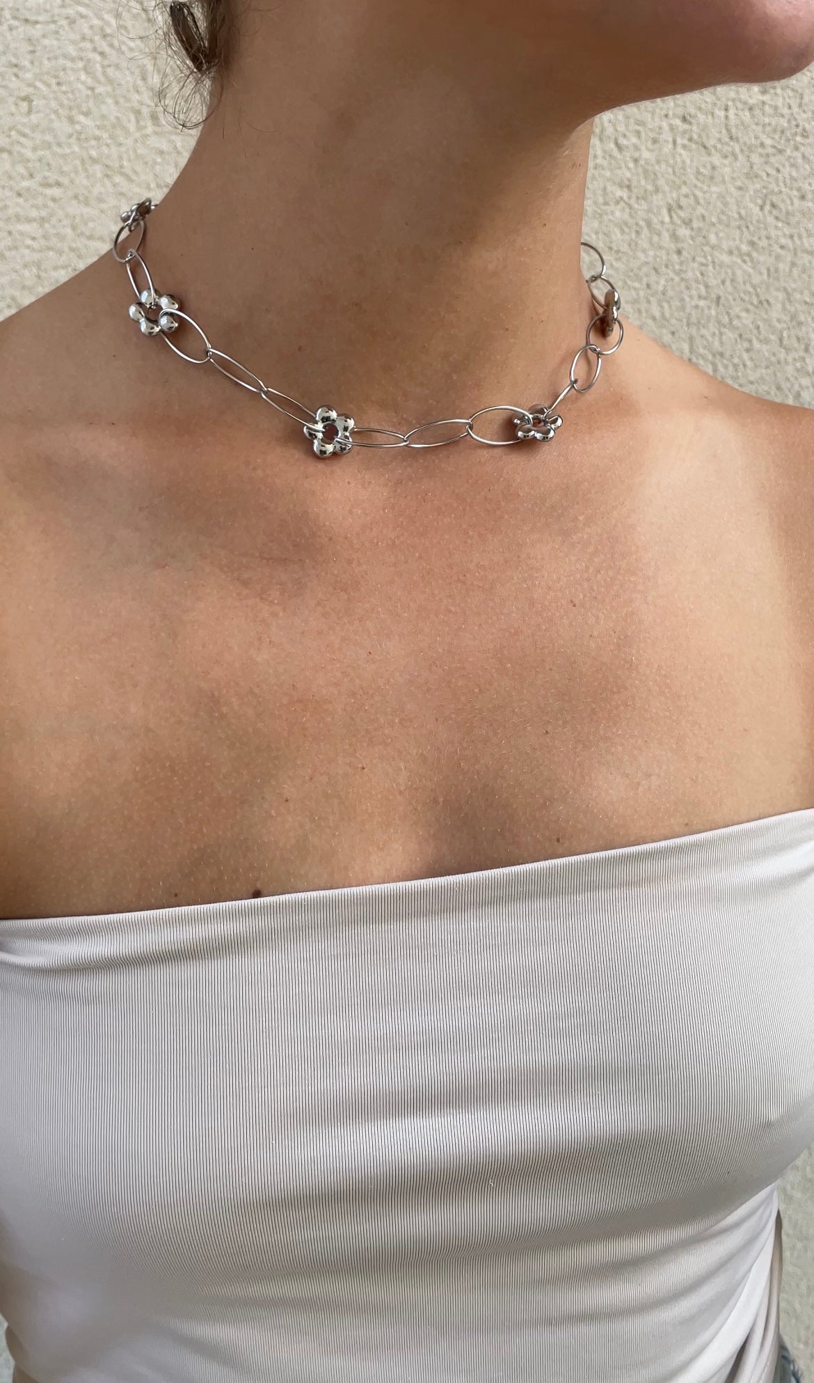Marguerite necklace