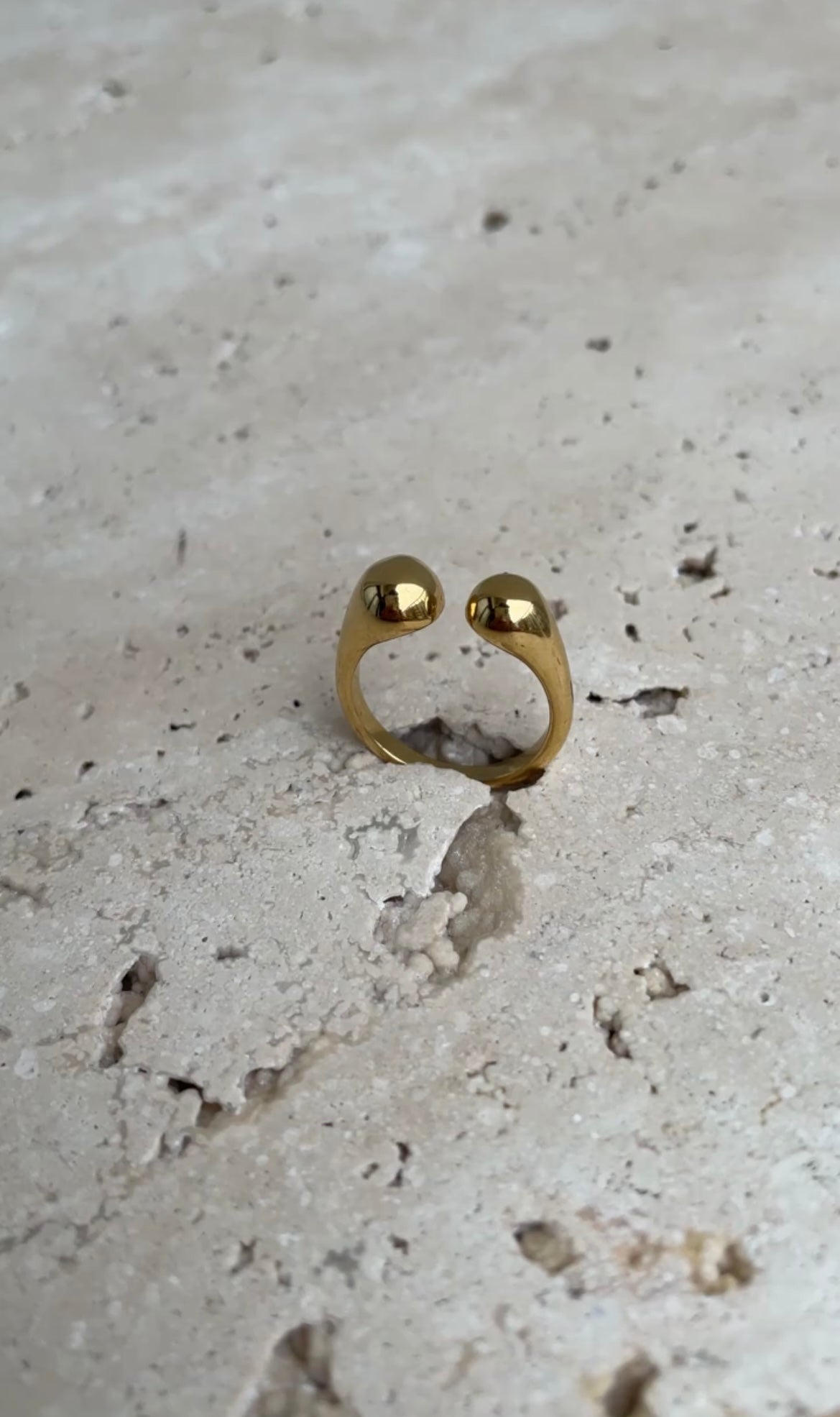 Eyes ring