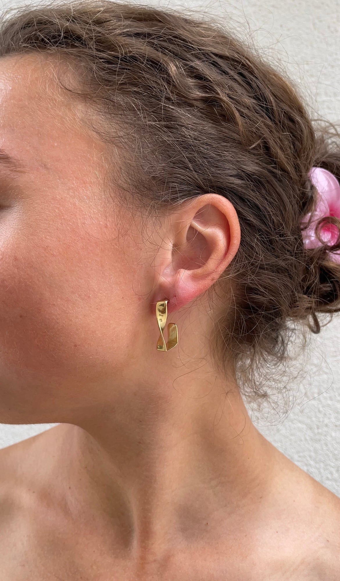 Twisted cubic earrings