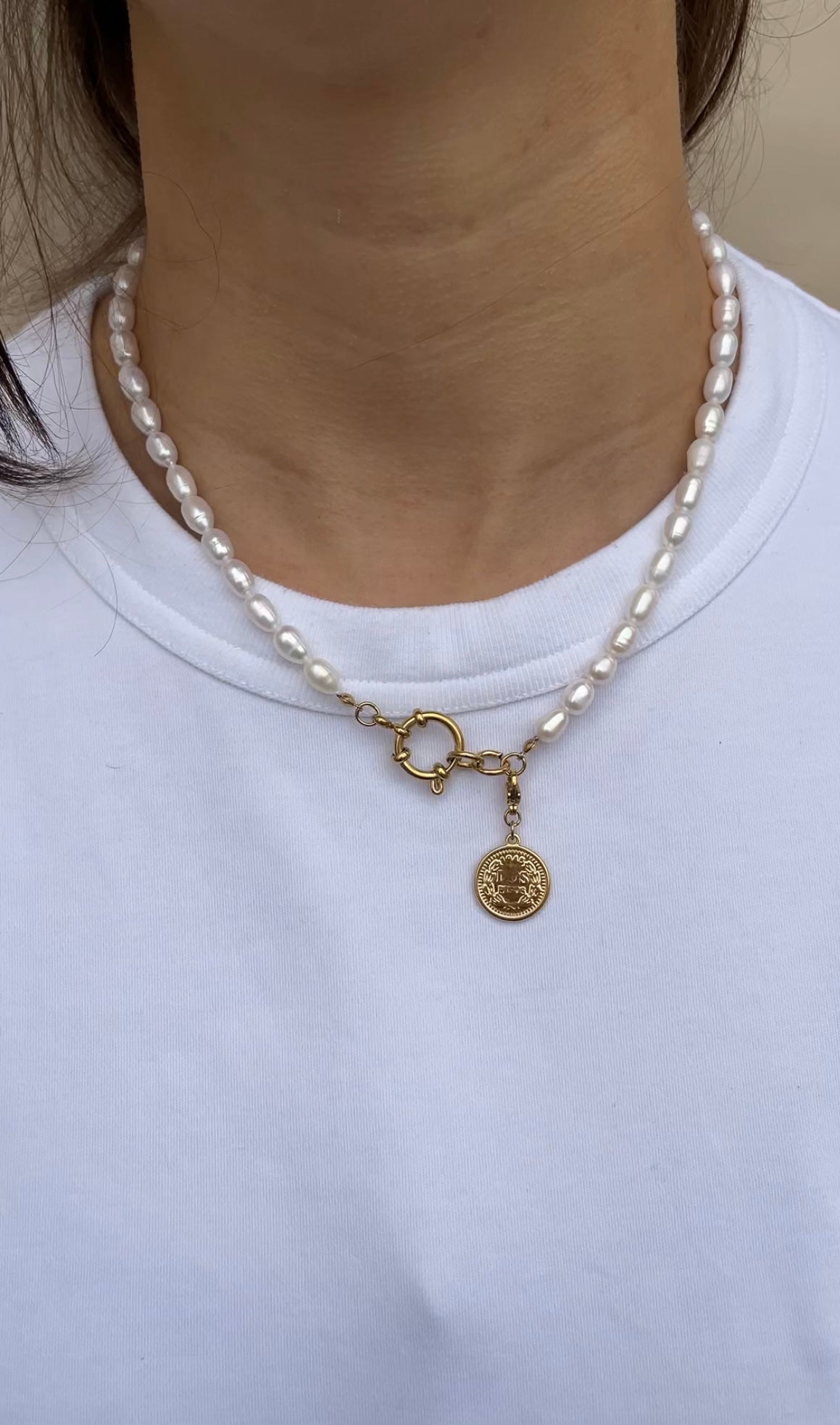 Thin Pearl necklace