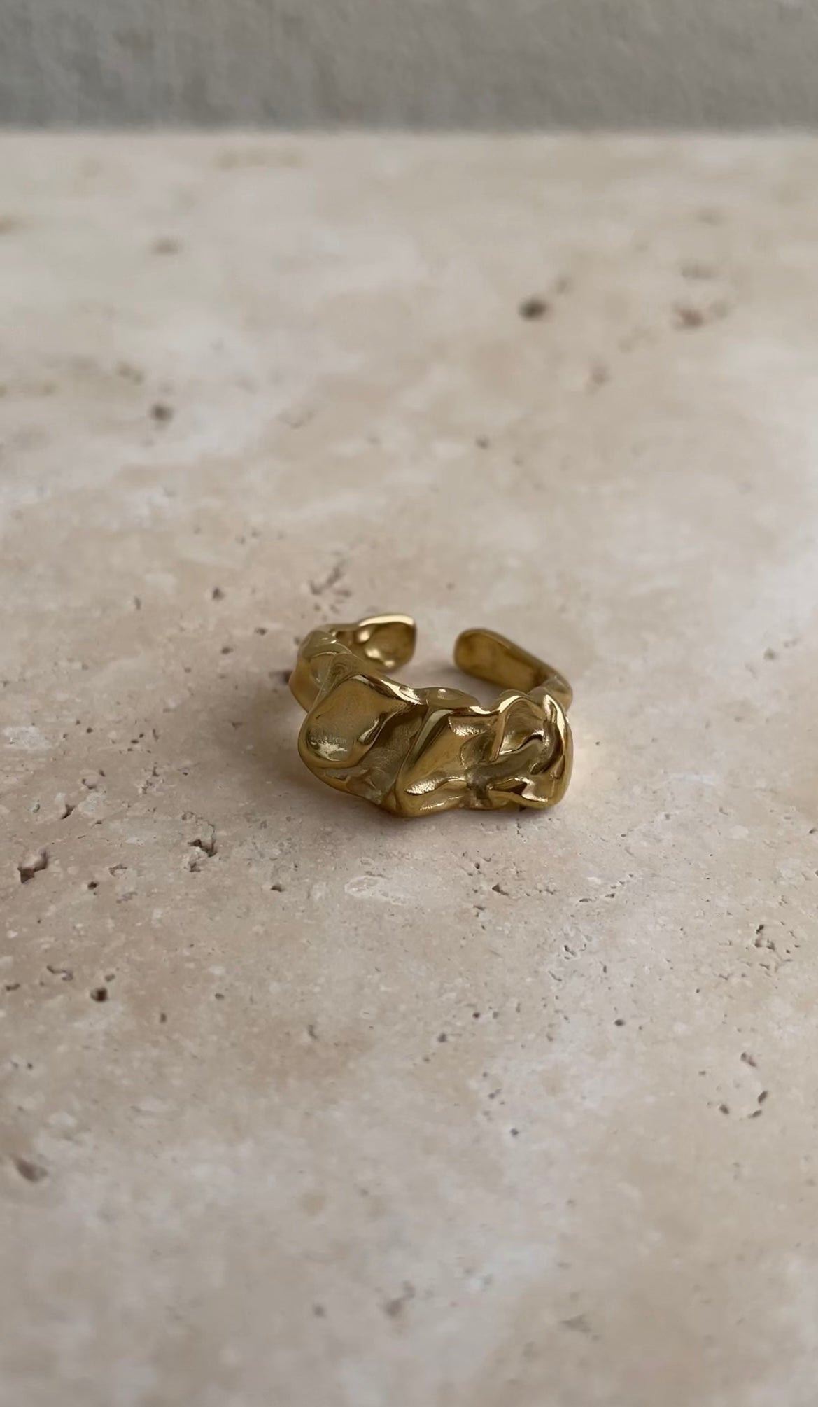 Textured ring