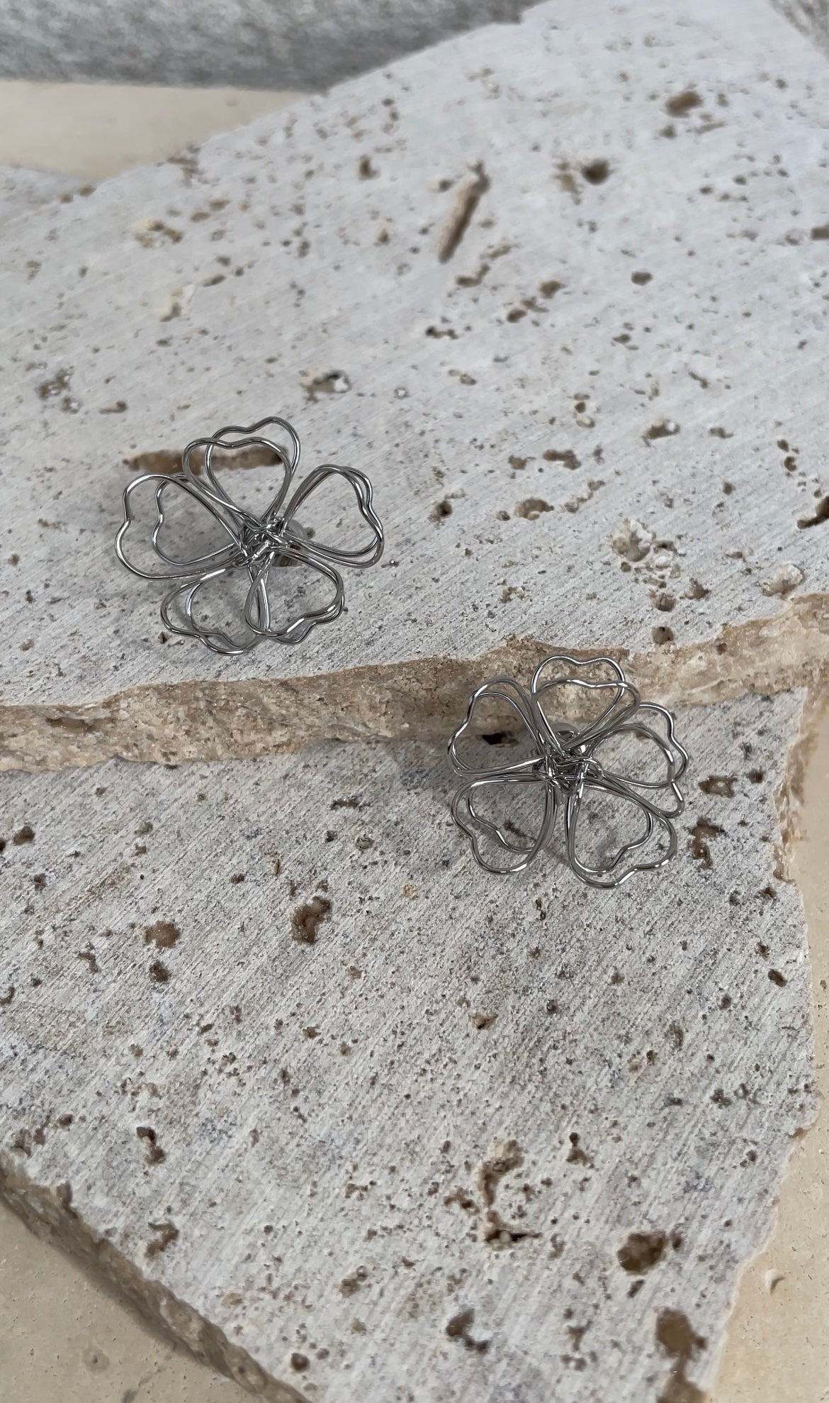 Dainty Flower earrings
