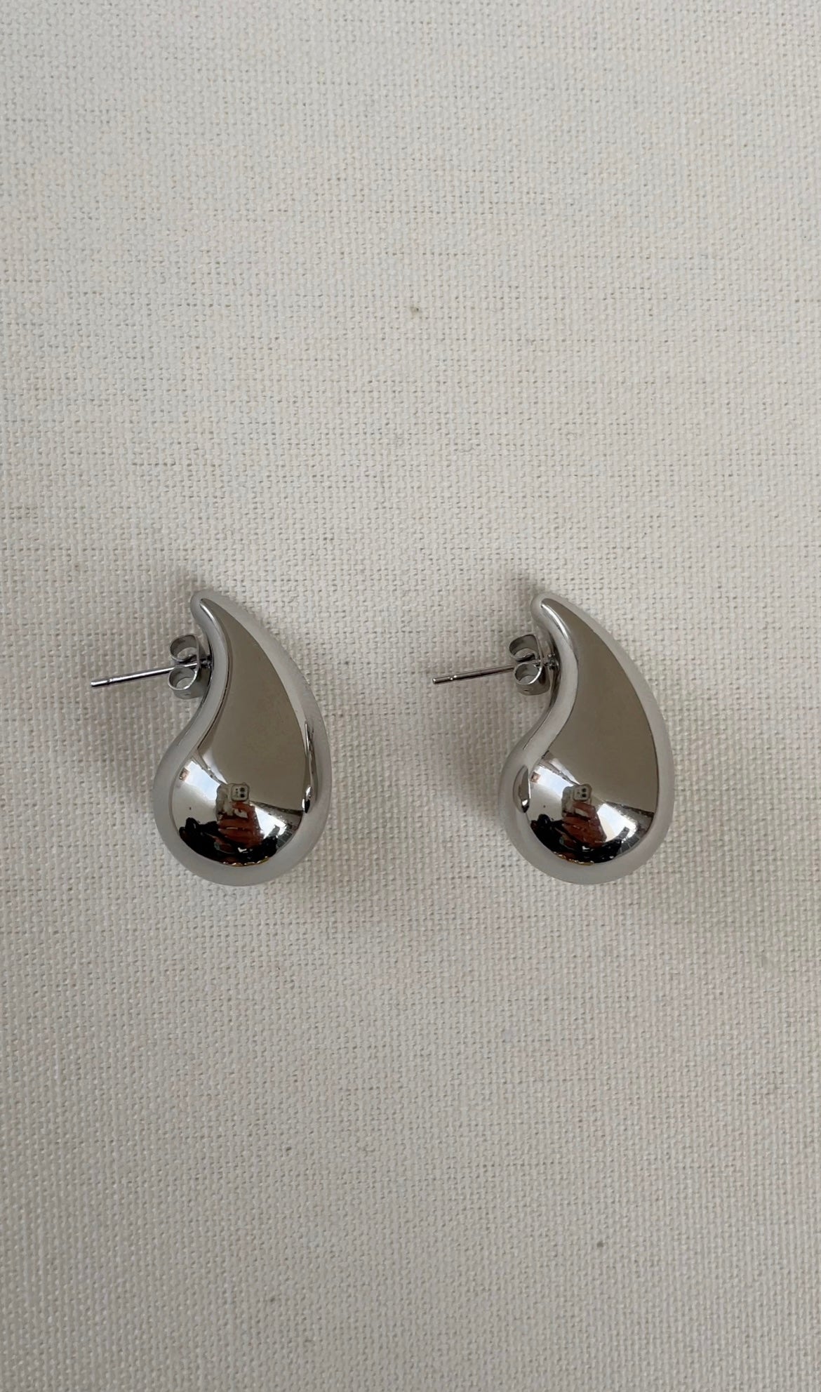 The drop earrings