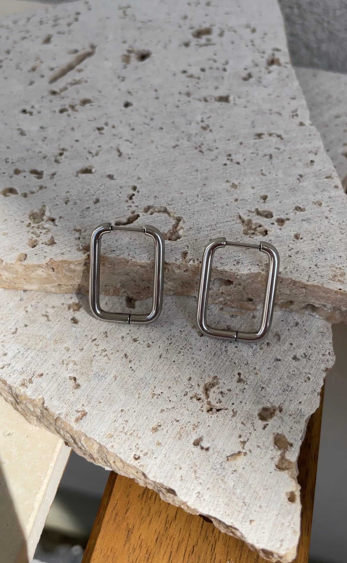 Thin rectangular earrings