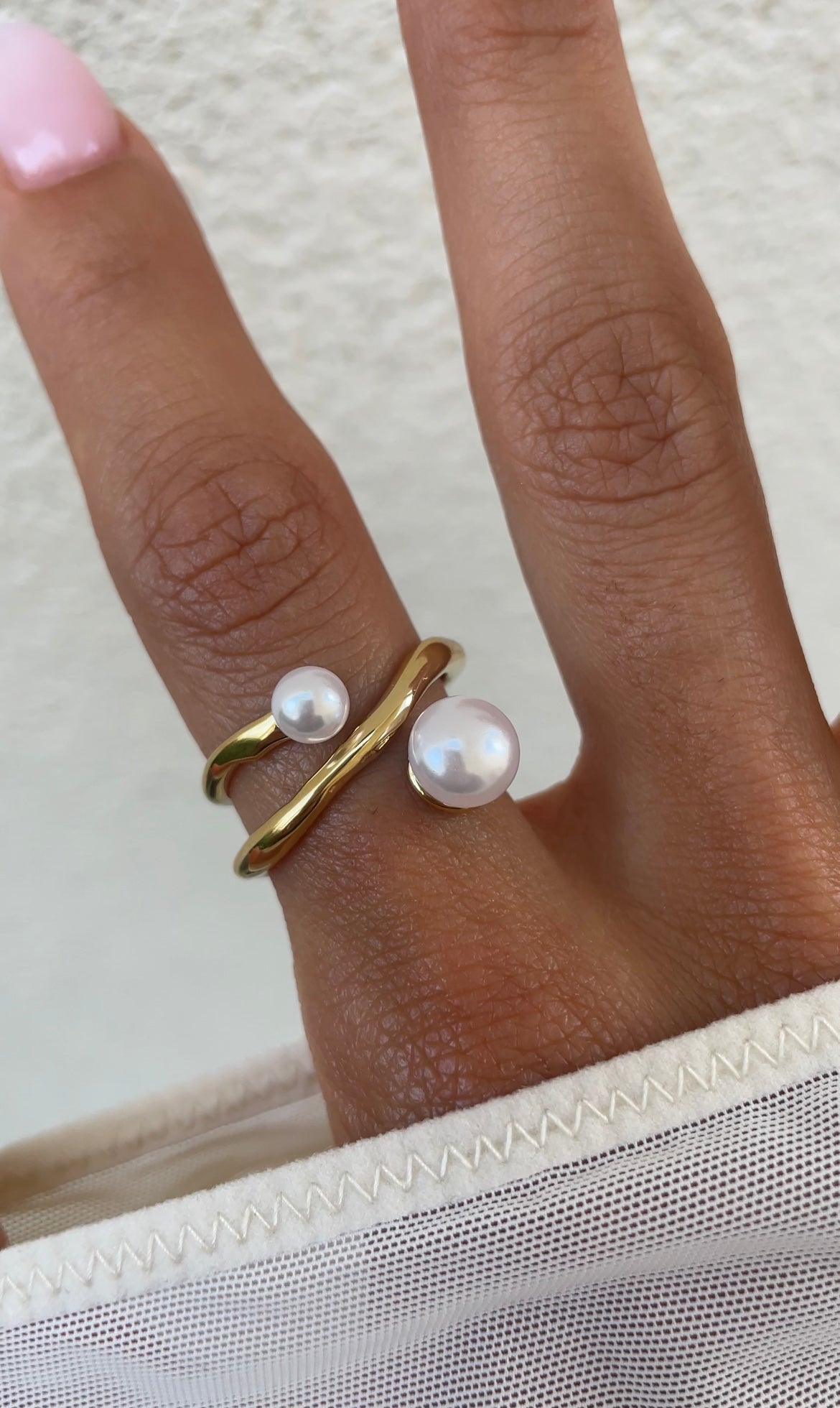 Double pearl ring