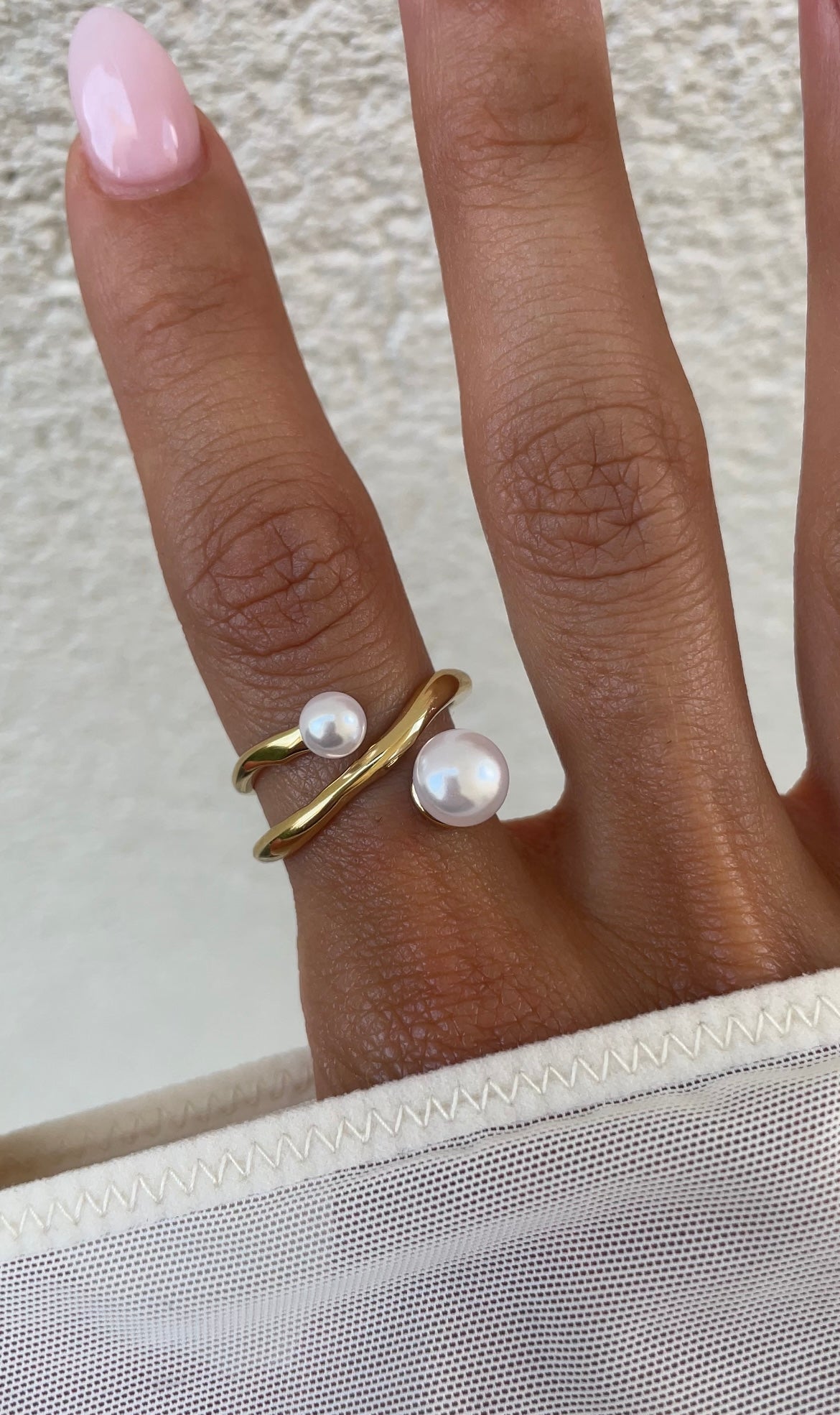 Double pearl ring