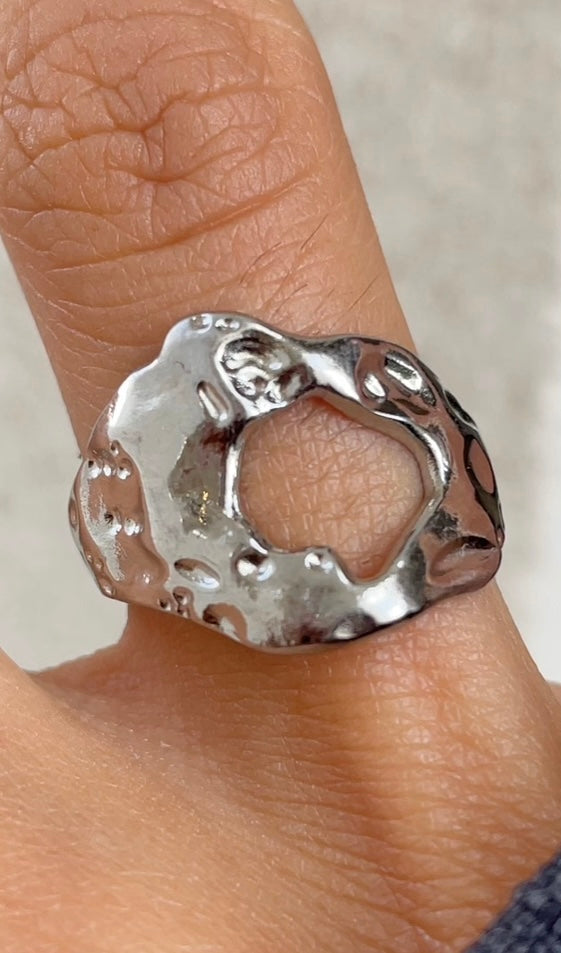 Hammered ring