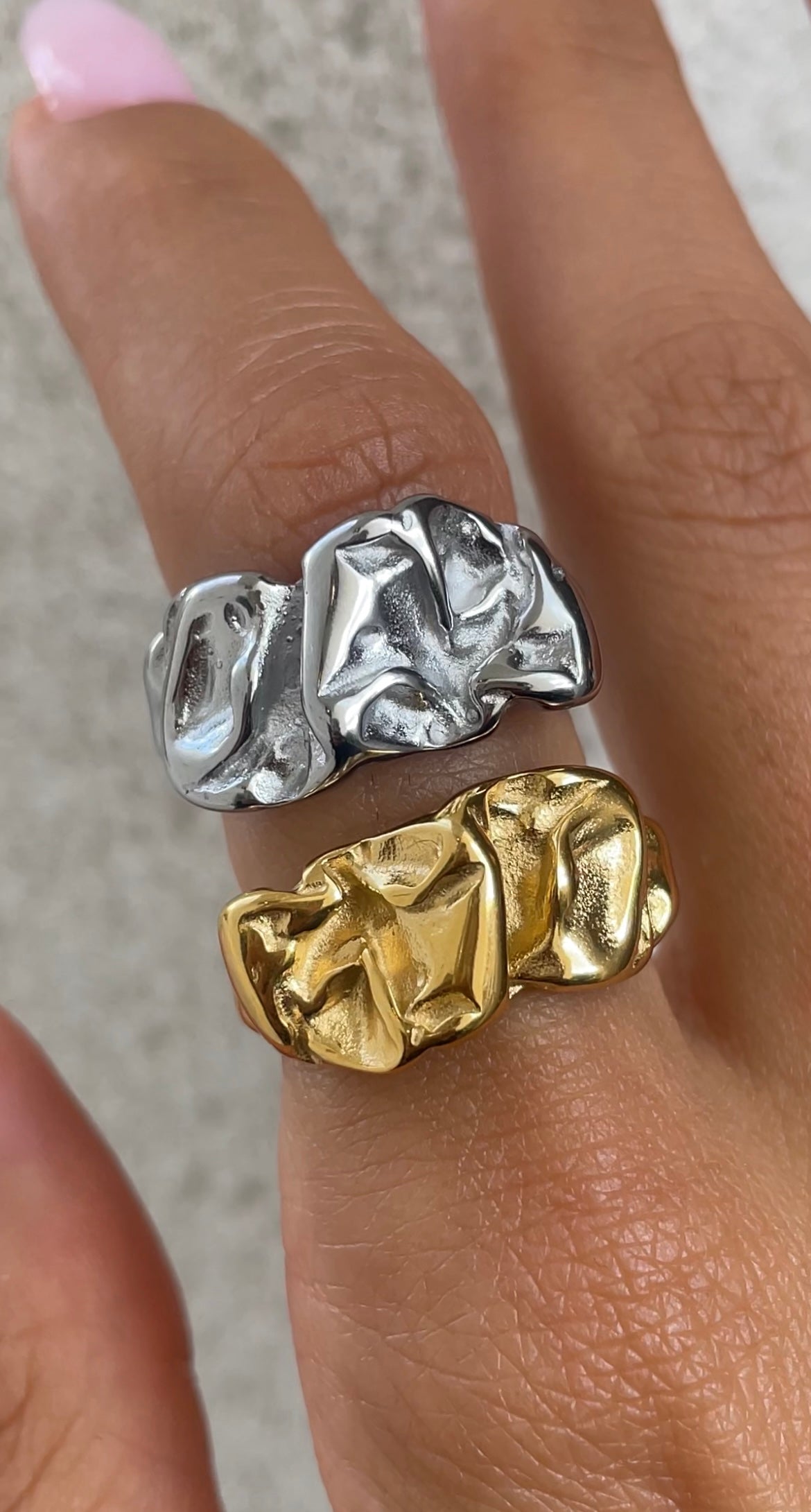Textured ring