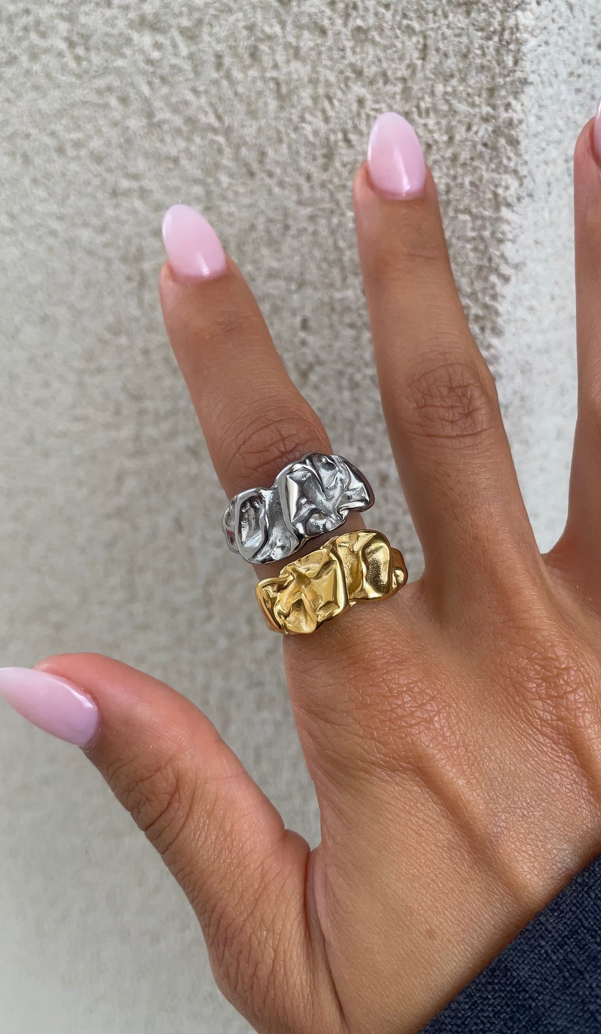 Textured ring
