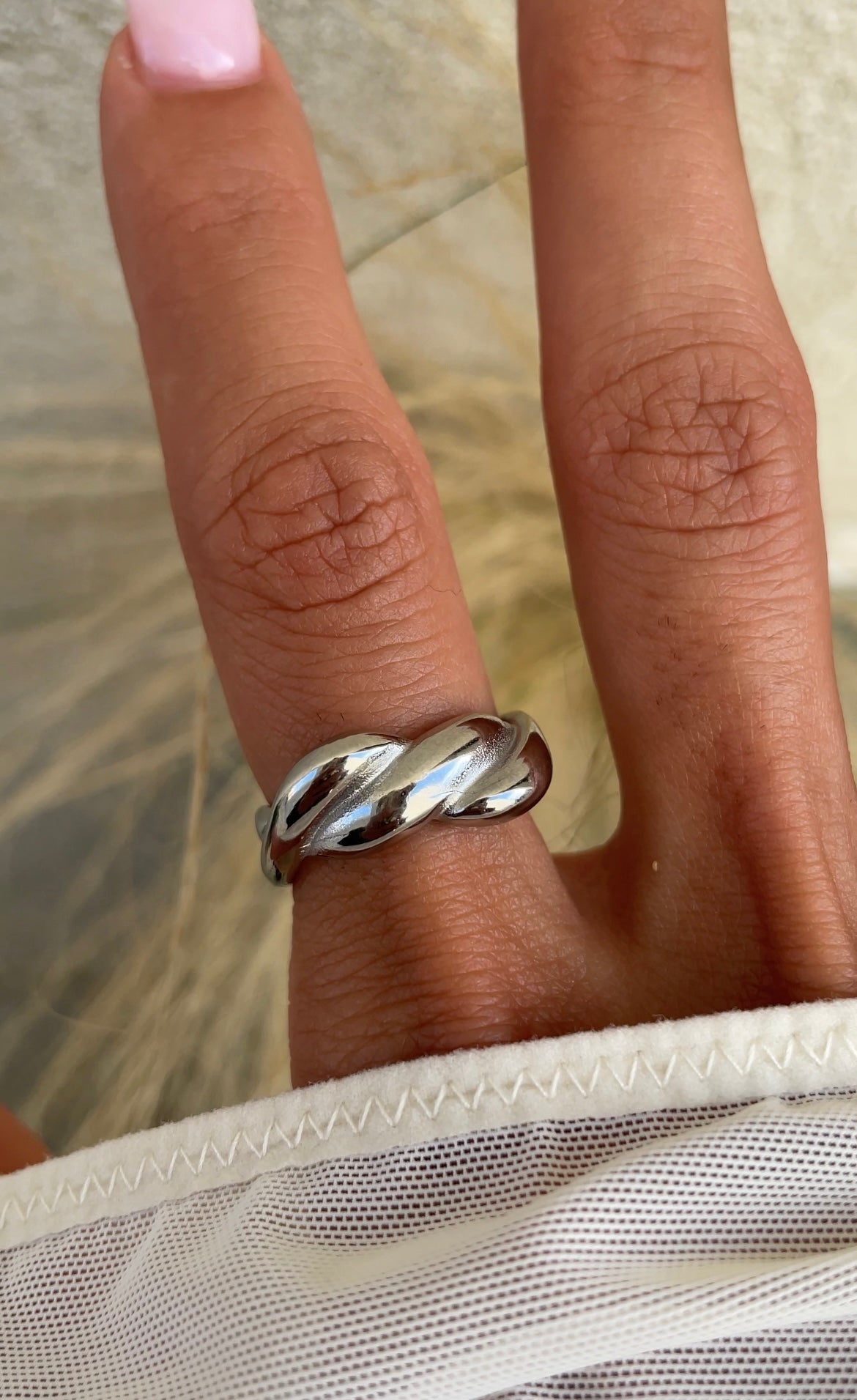 Twisted ring
