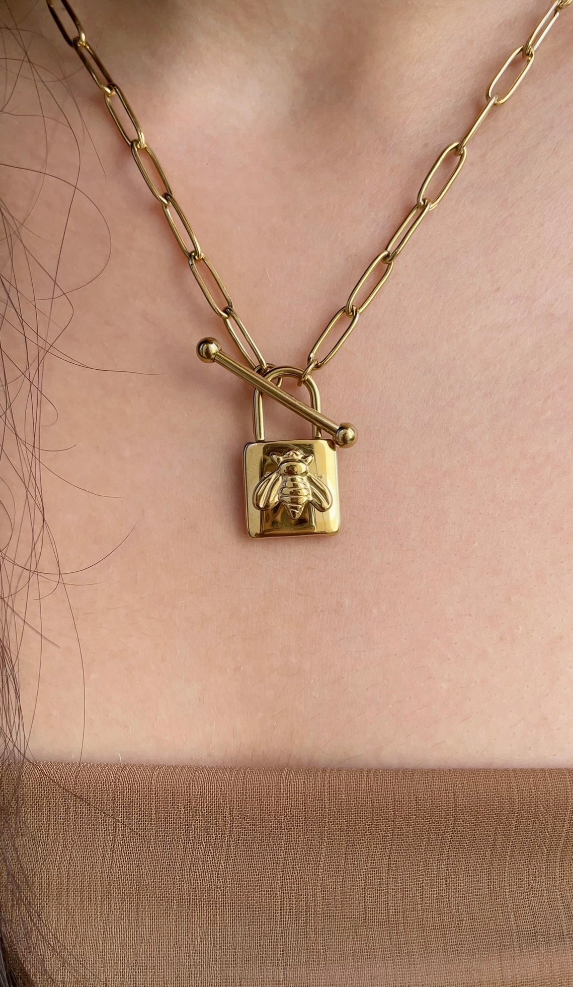 Locked Bee necklace