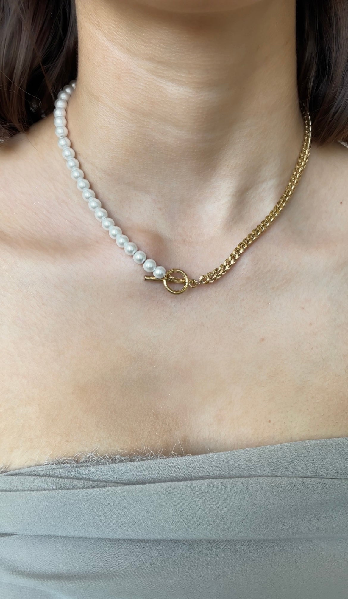 Pearl x chain necklace