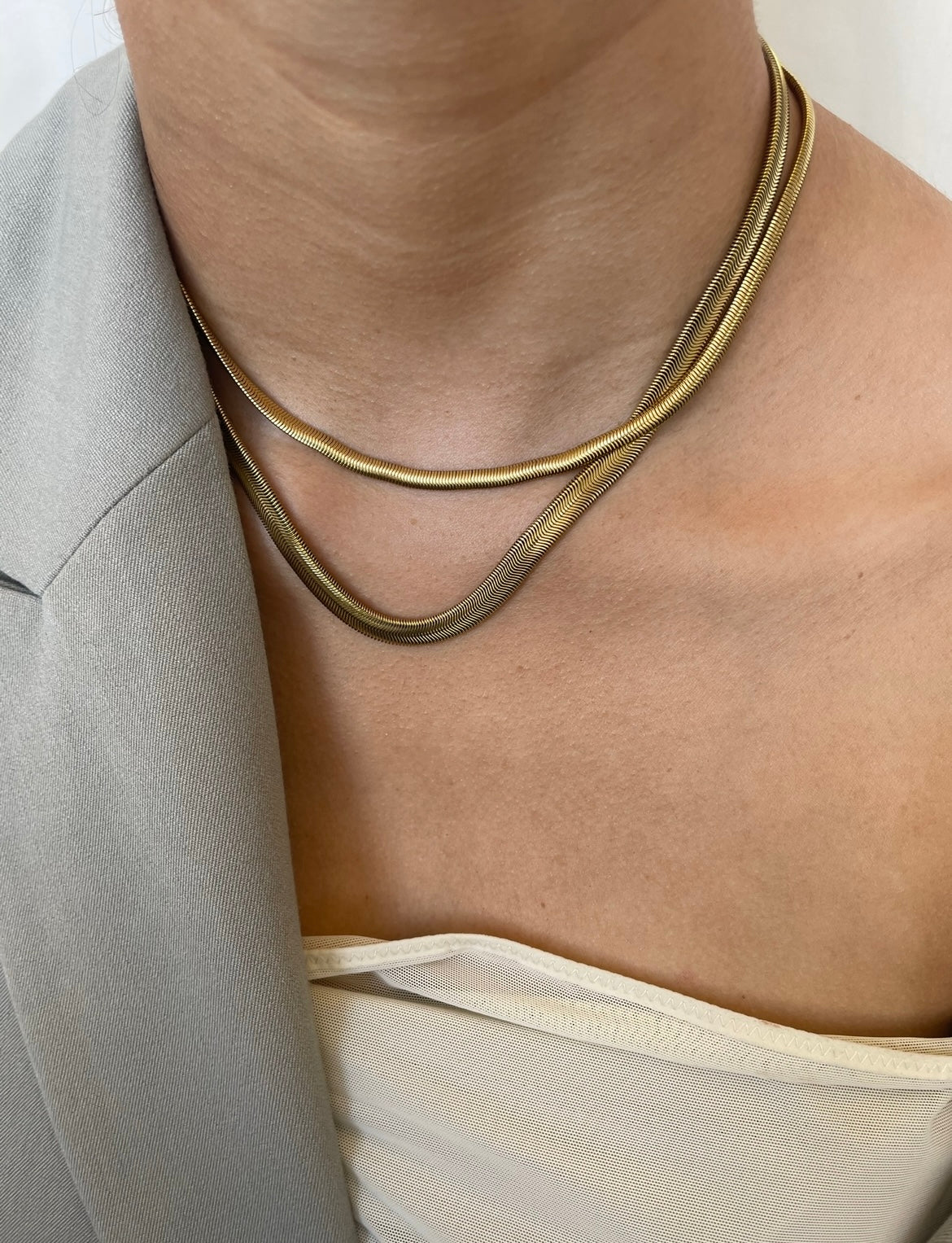 Thick snake necklace