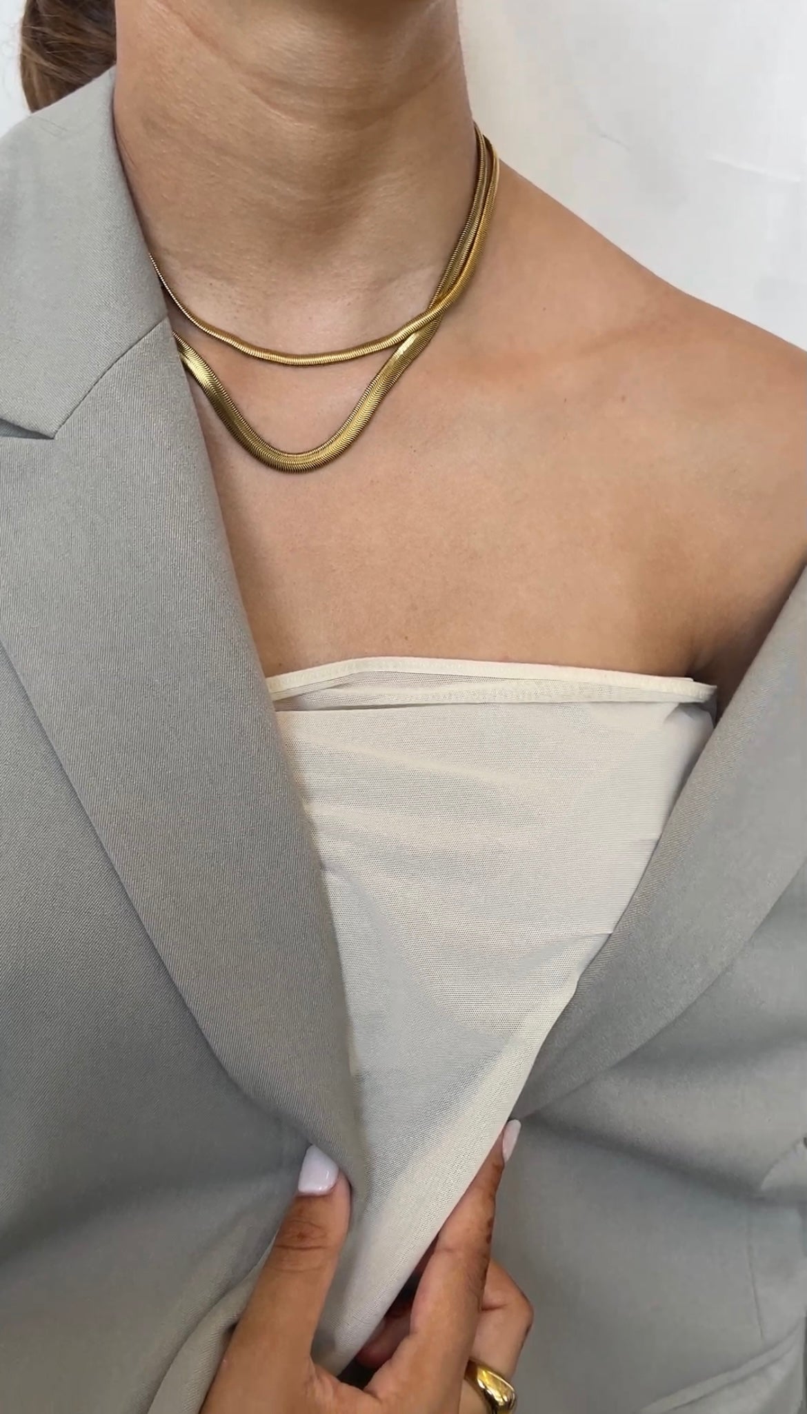 Thick snake necklace