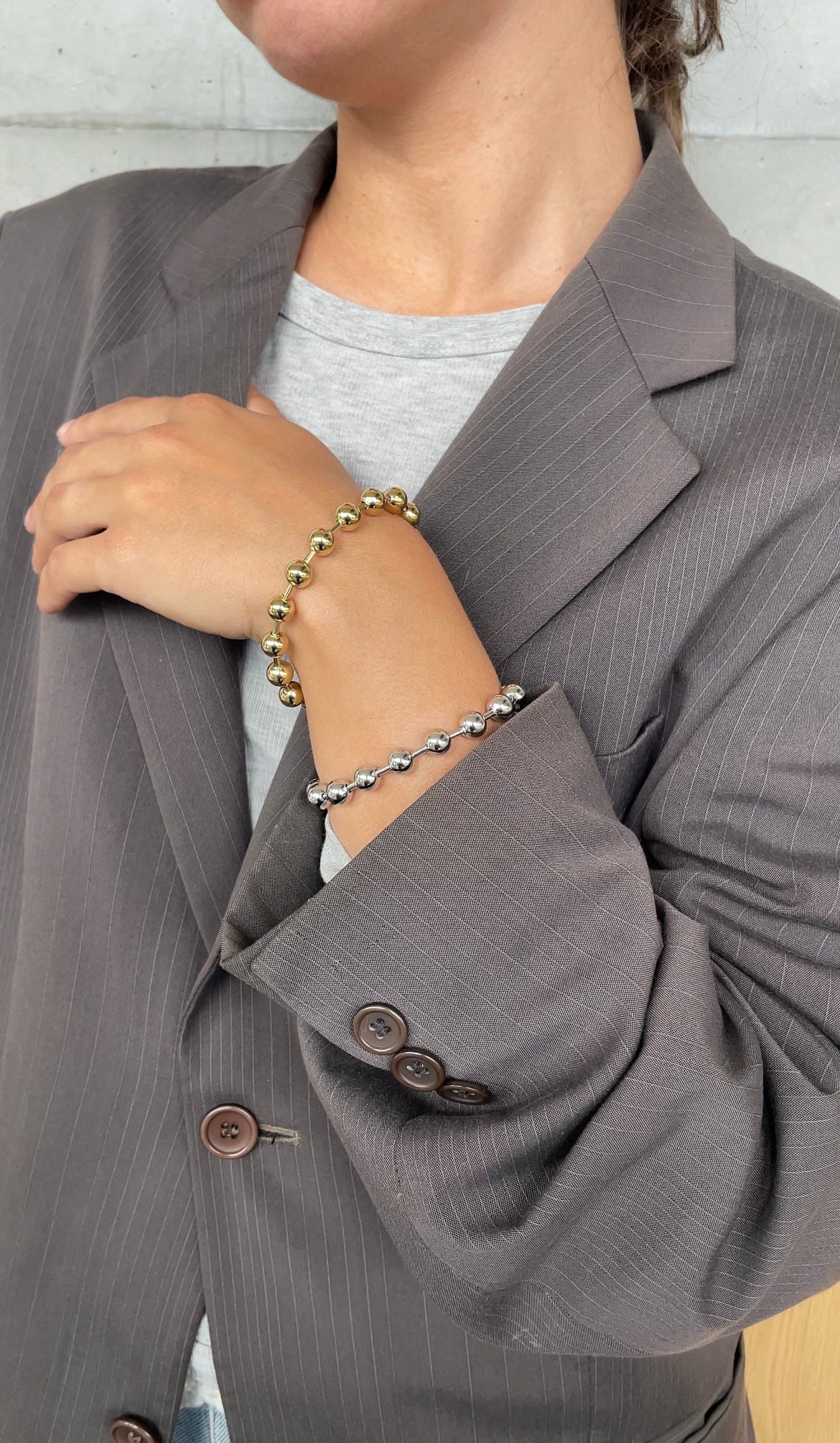Metal pearl bracelet
