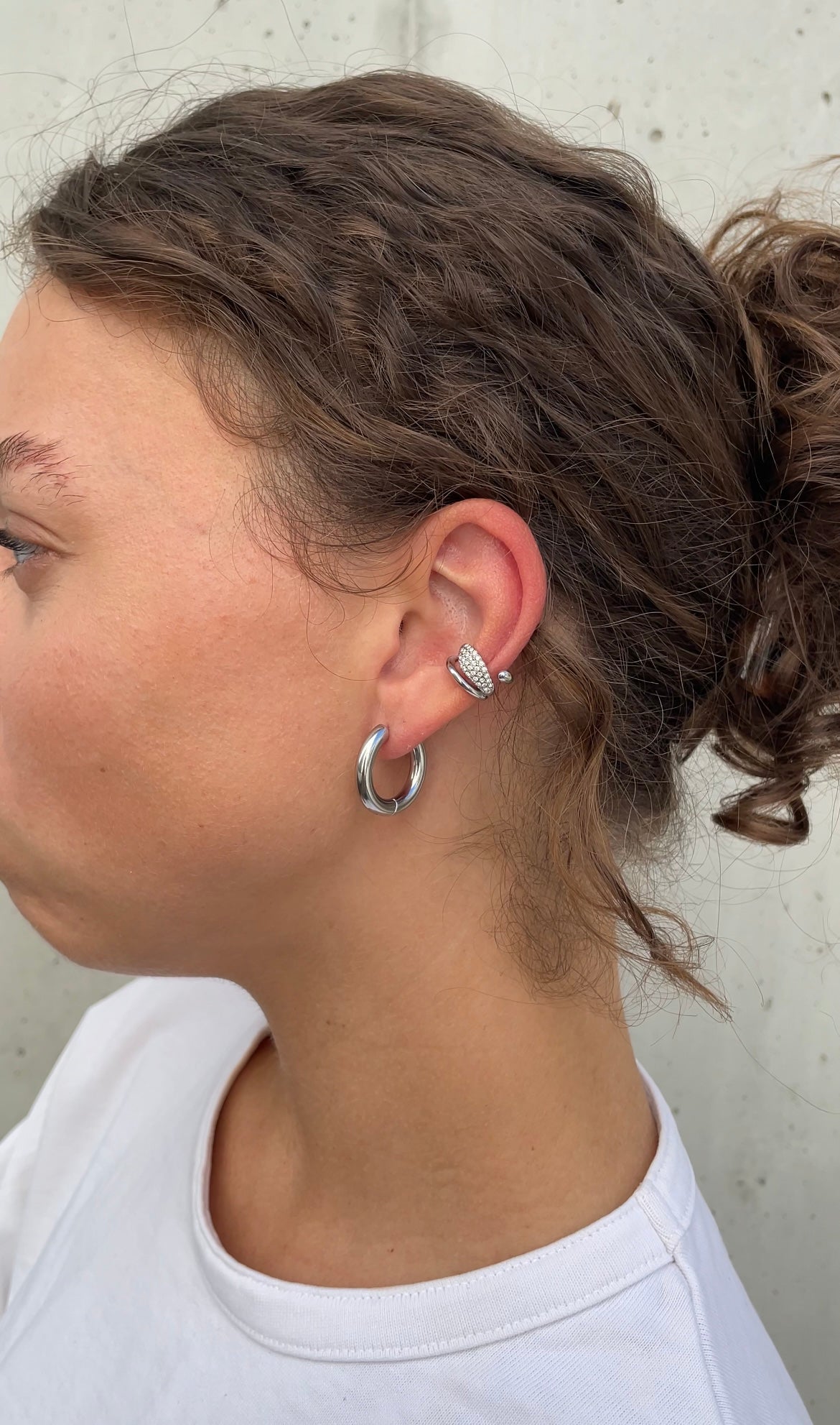 Enroll gems ear cuff