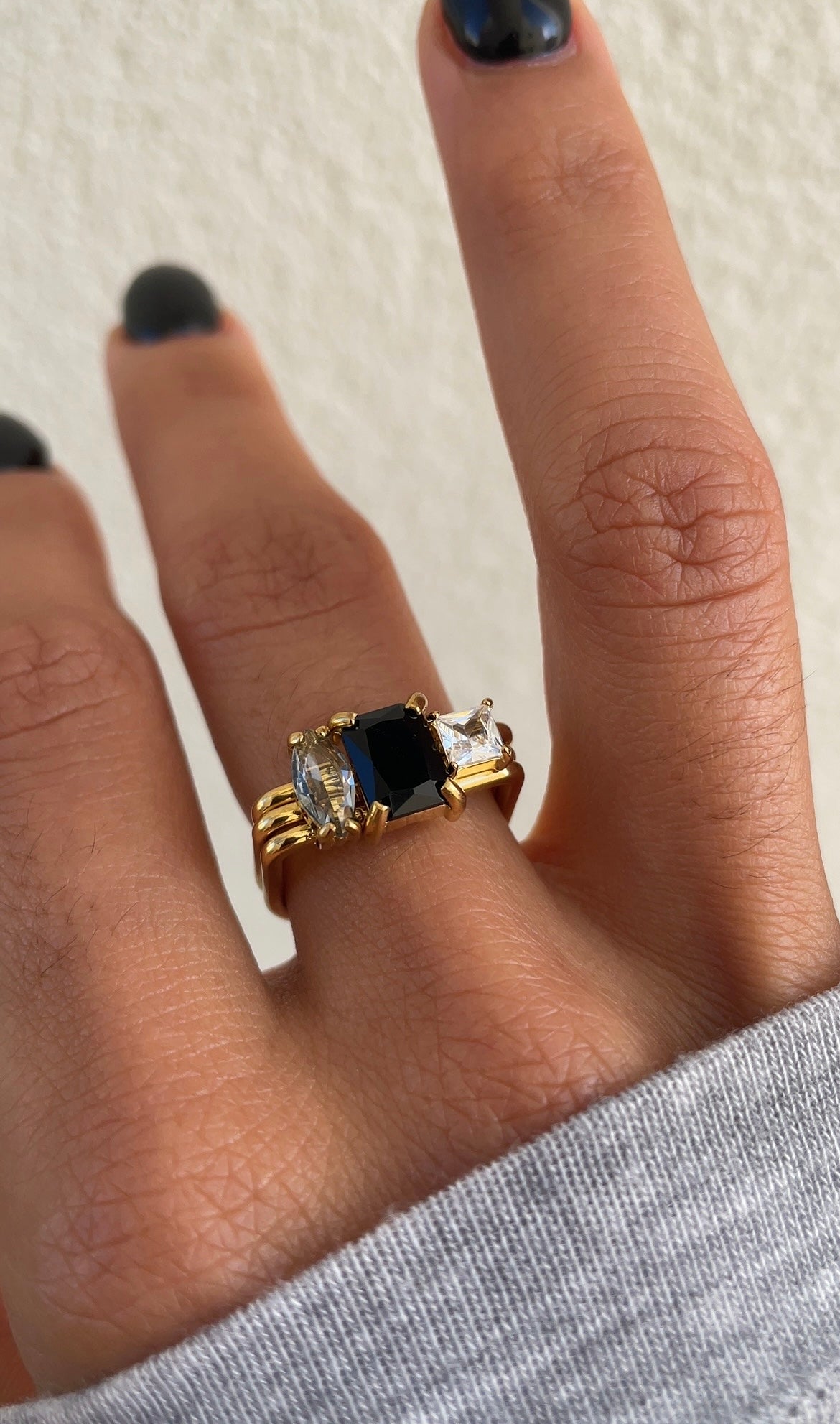Colored gems ring