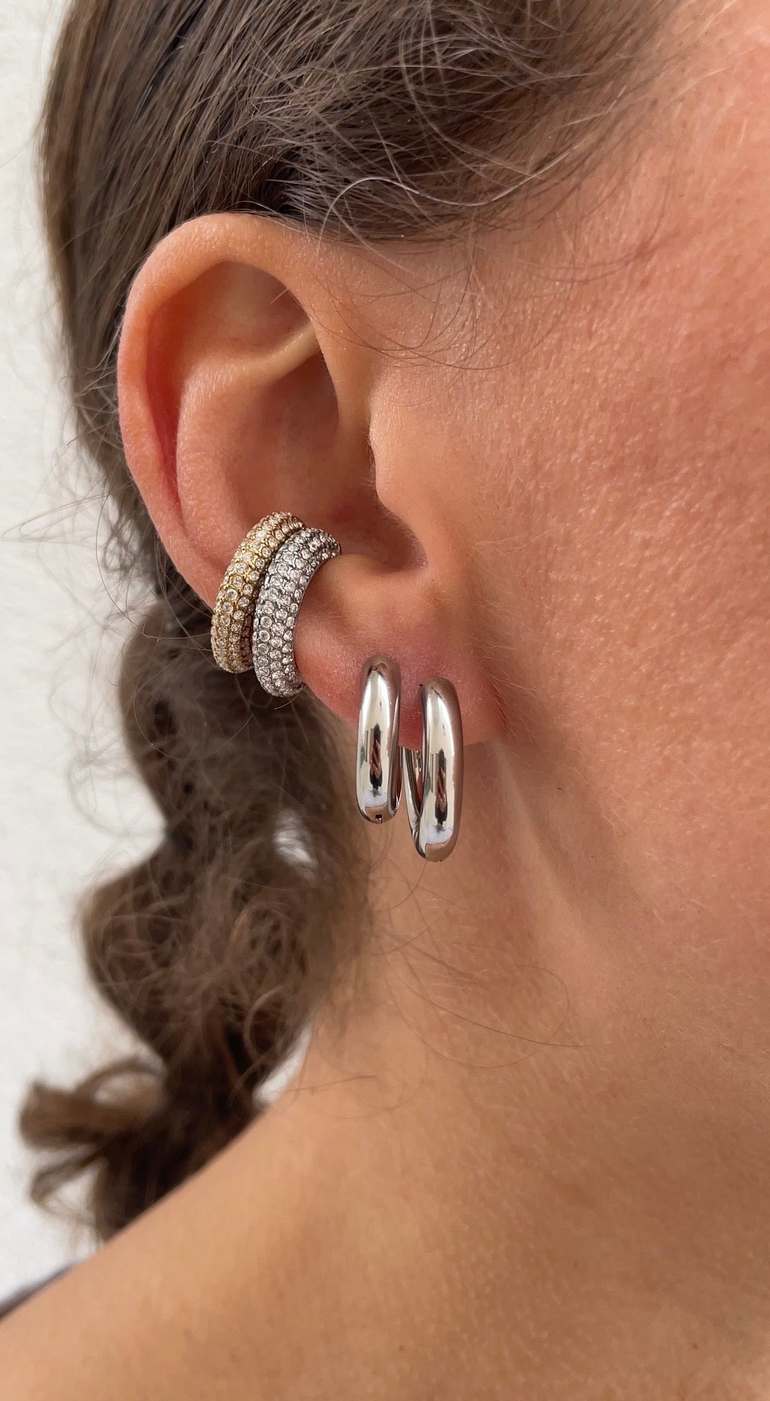 Classic gems ear cuff