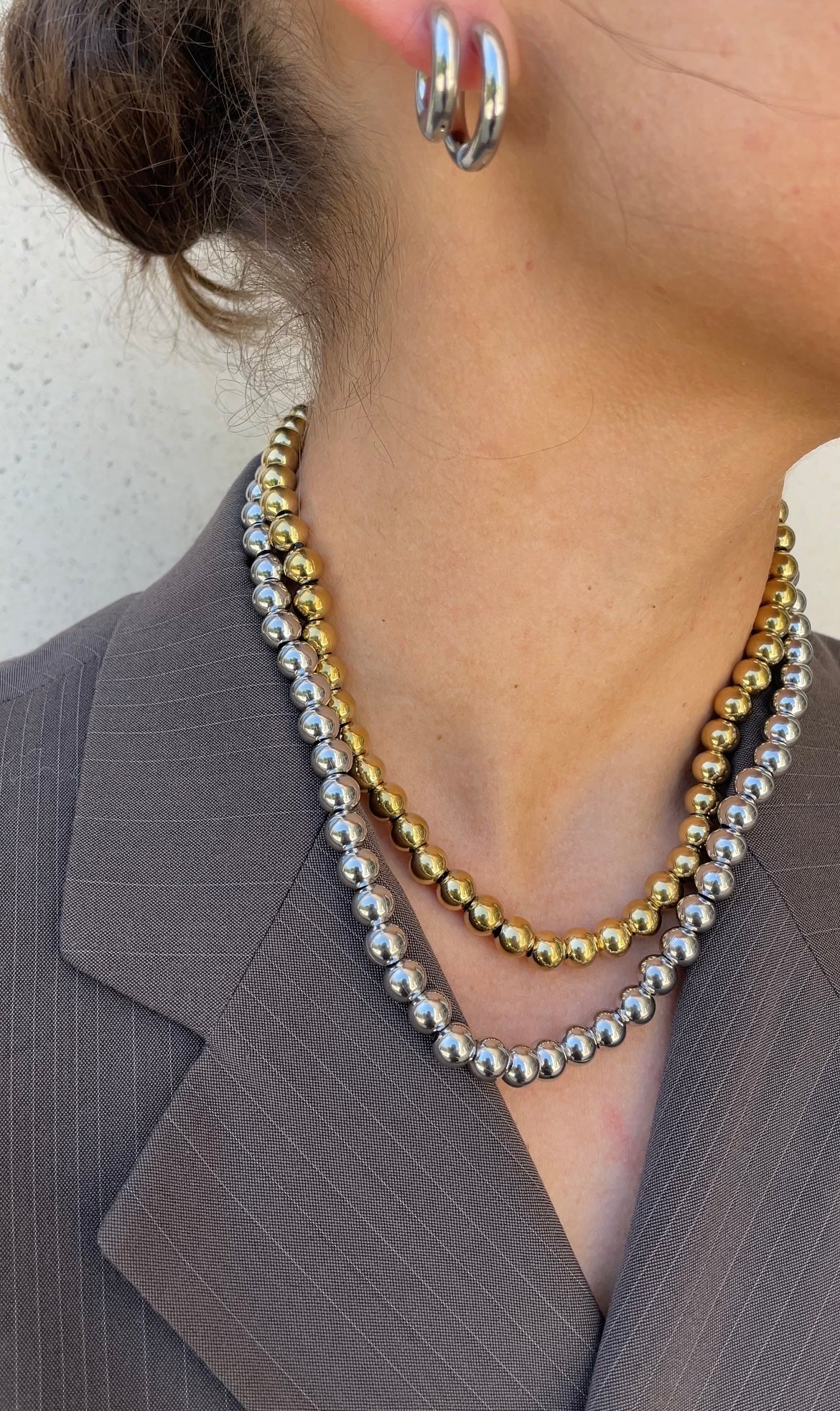 Metal pearl necklace