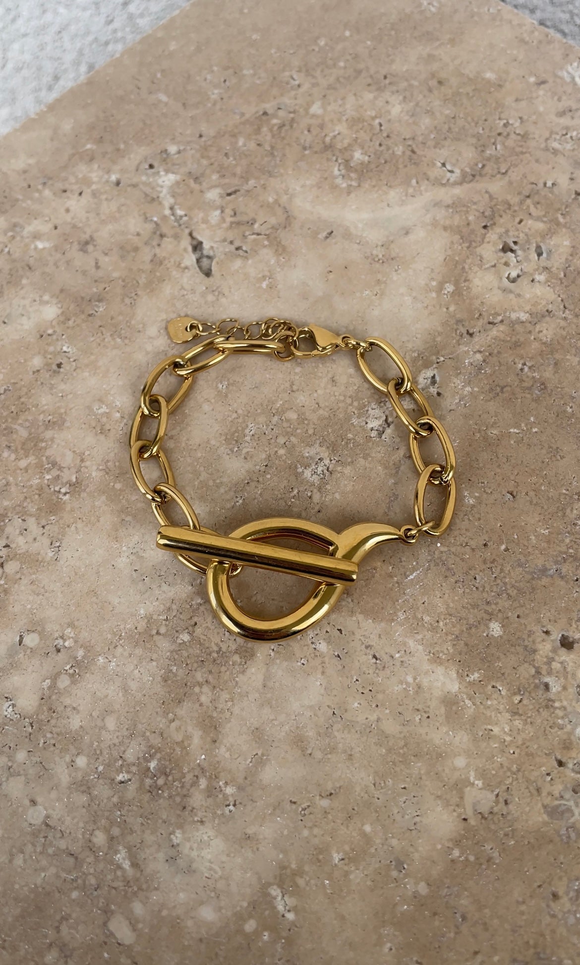 Eye bracelet