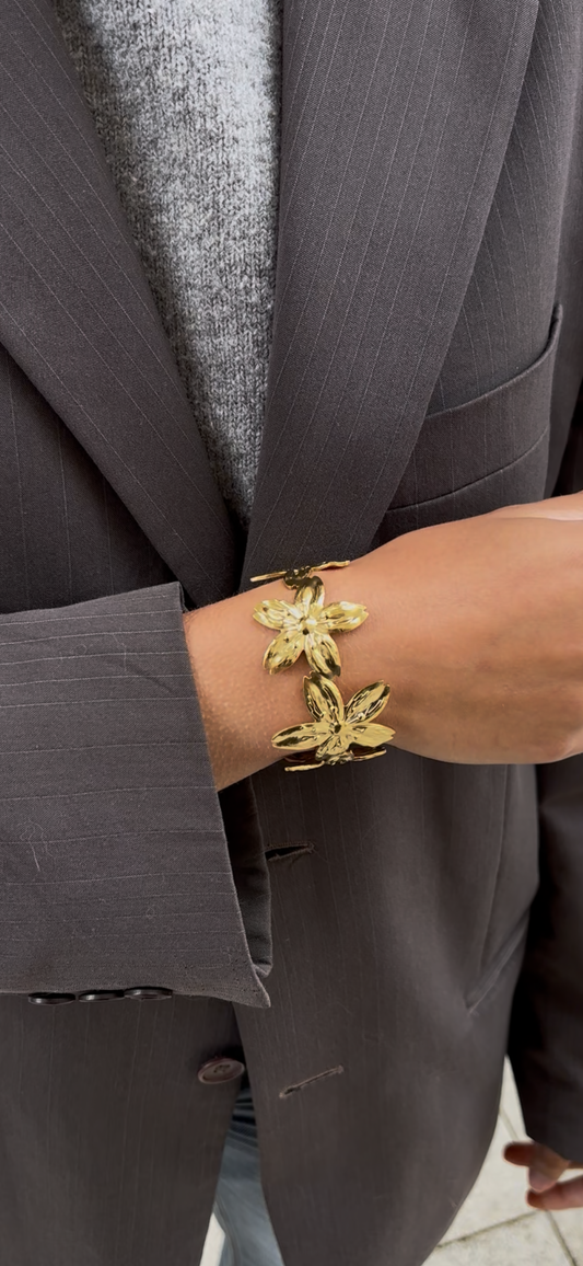 Flower bangle