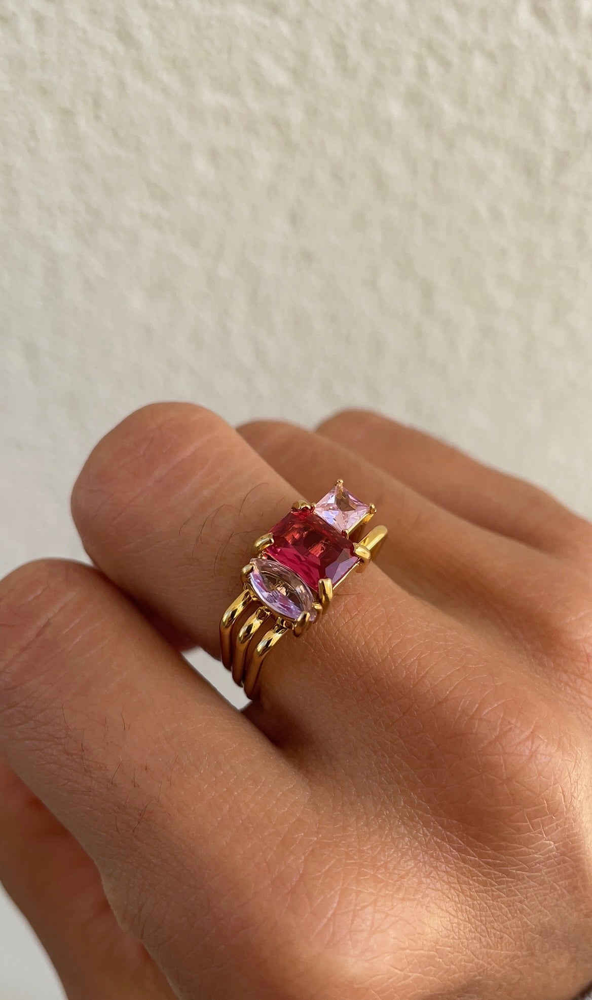 Colored gems ring