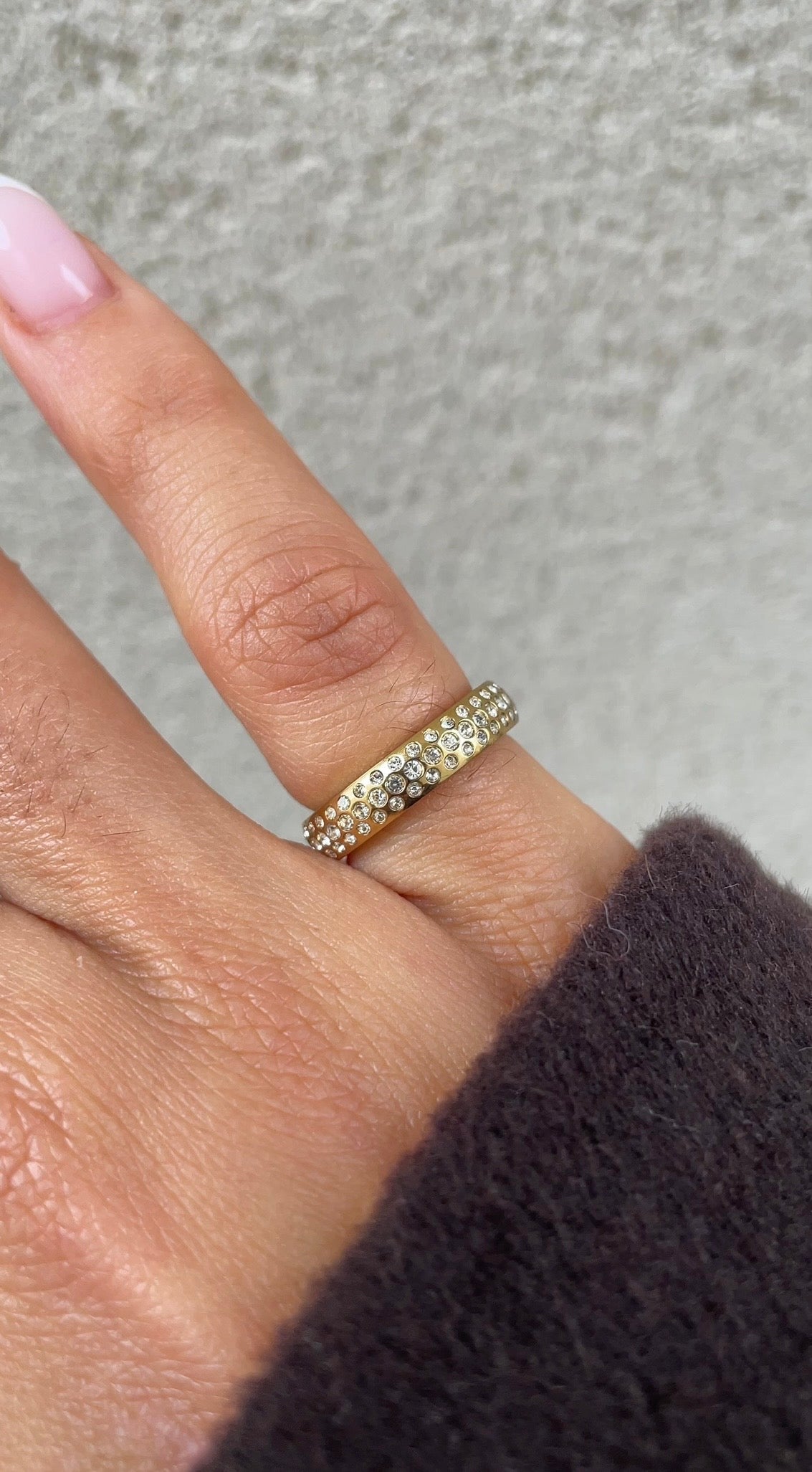 Gems phalange ring