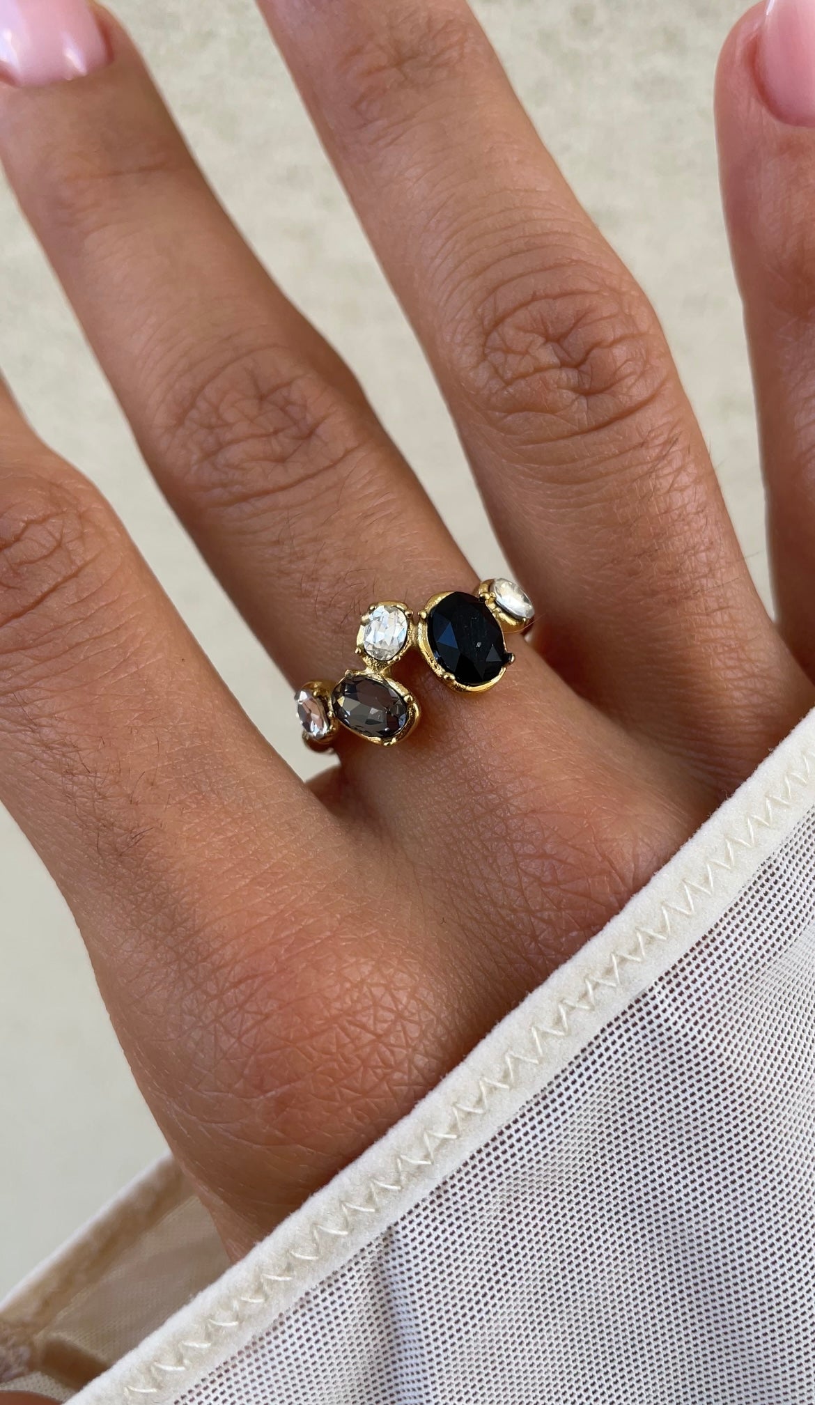 Colored gems ring