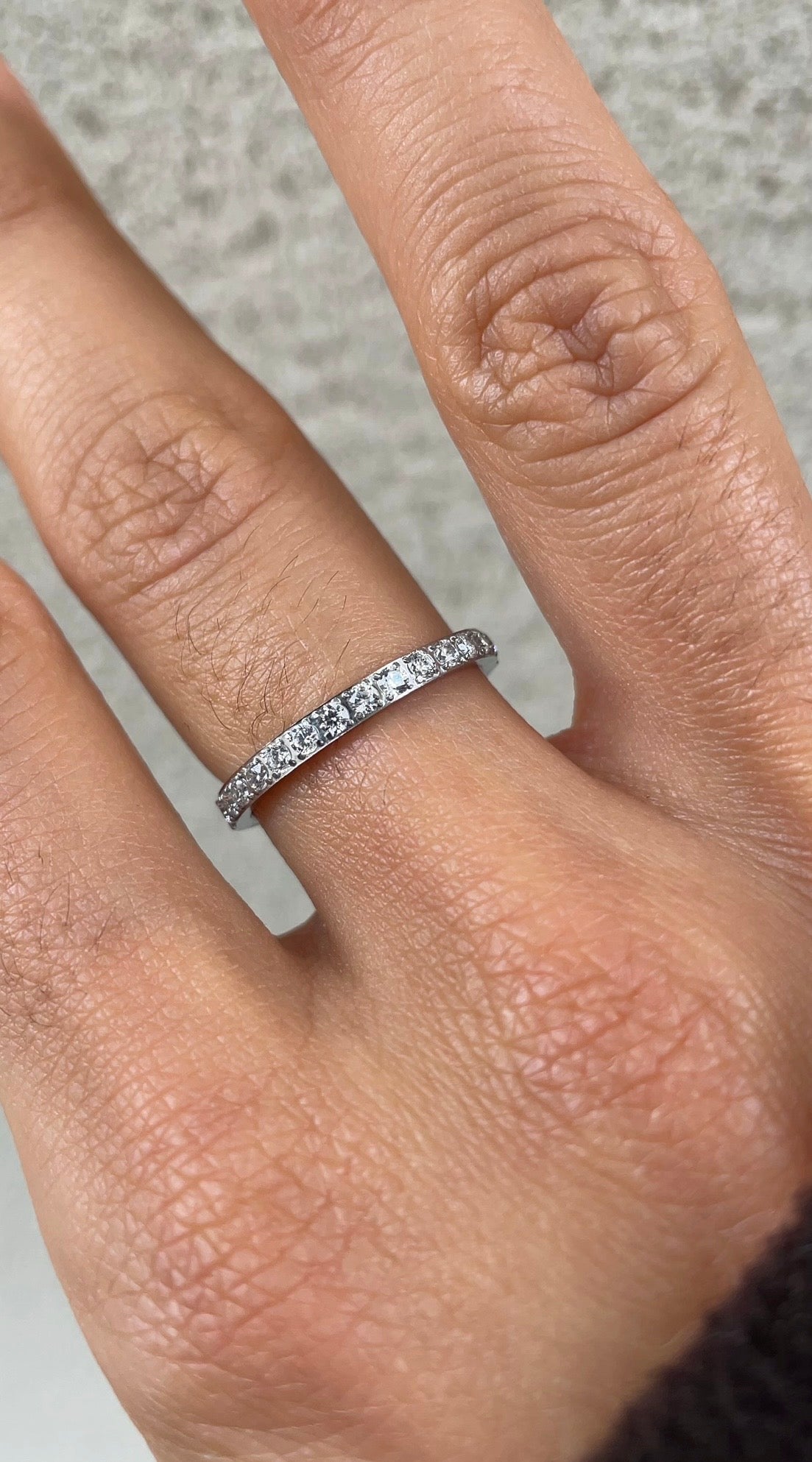 Thin gems ring