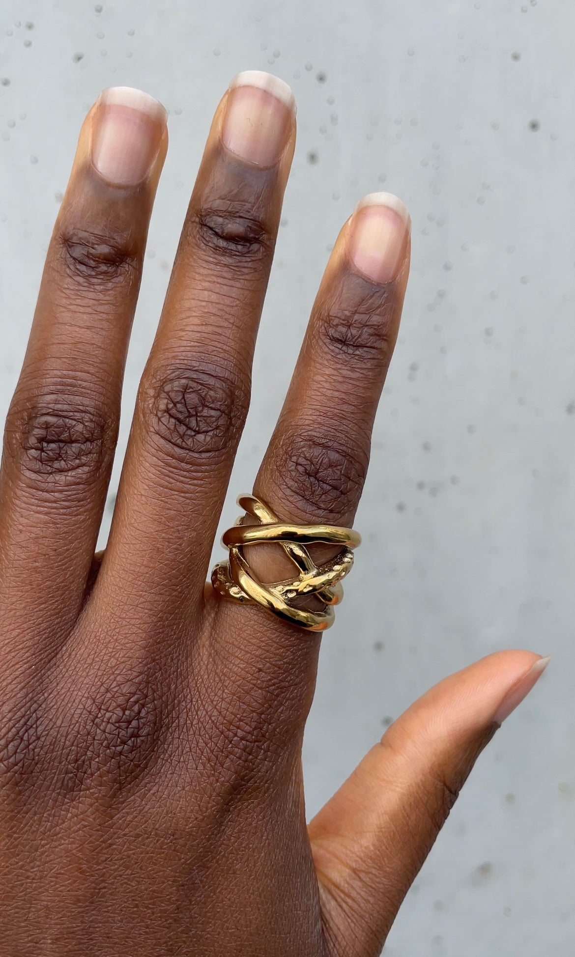 Static laced ring